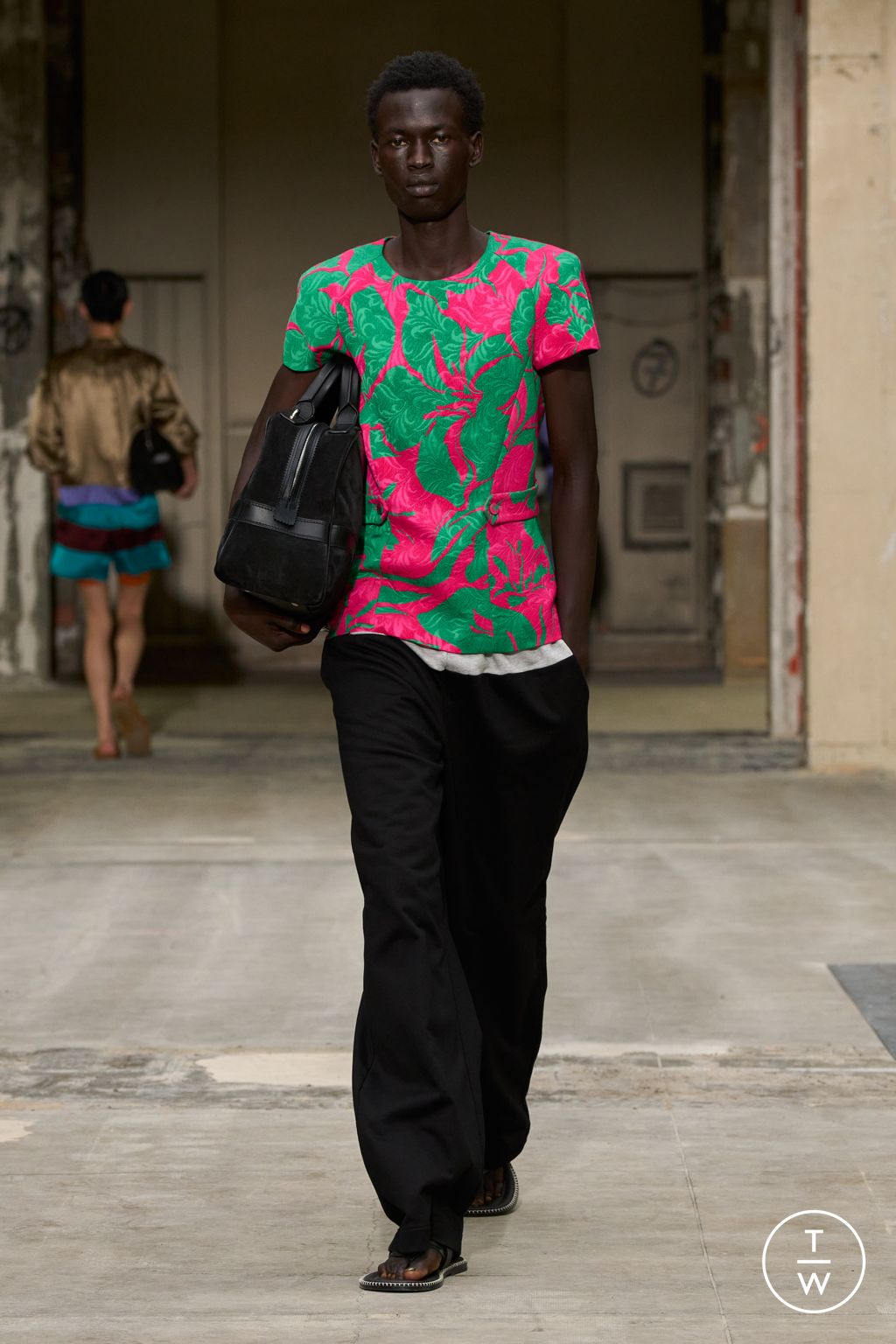 Fashion Week Paris Spring/Summer 2026 look 42 from the Dries Van Noten collection 男装