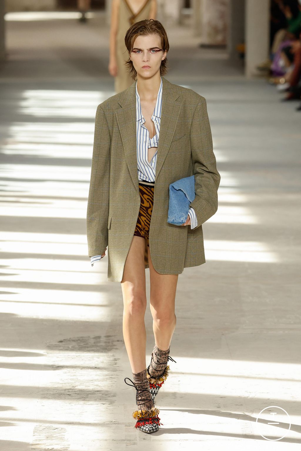 Fashion Week Paris Spring/Summer 2024 look 2 from the Dries Van Noten collection 女装