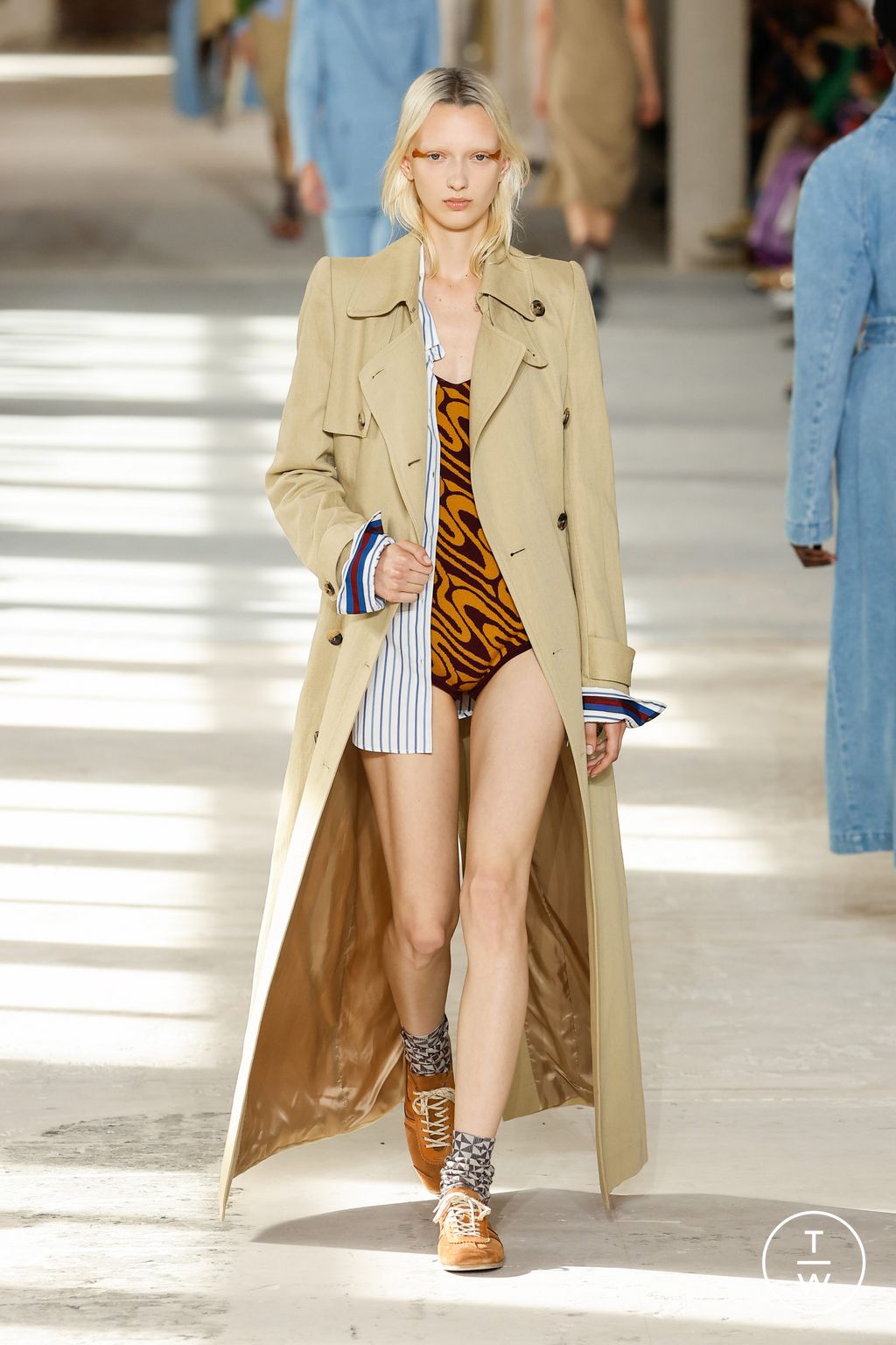 Fashion Week Paris Spring/Summer 2024 look 7 from the Dries Van Noten collection womenswear