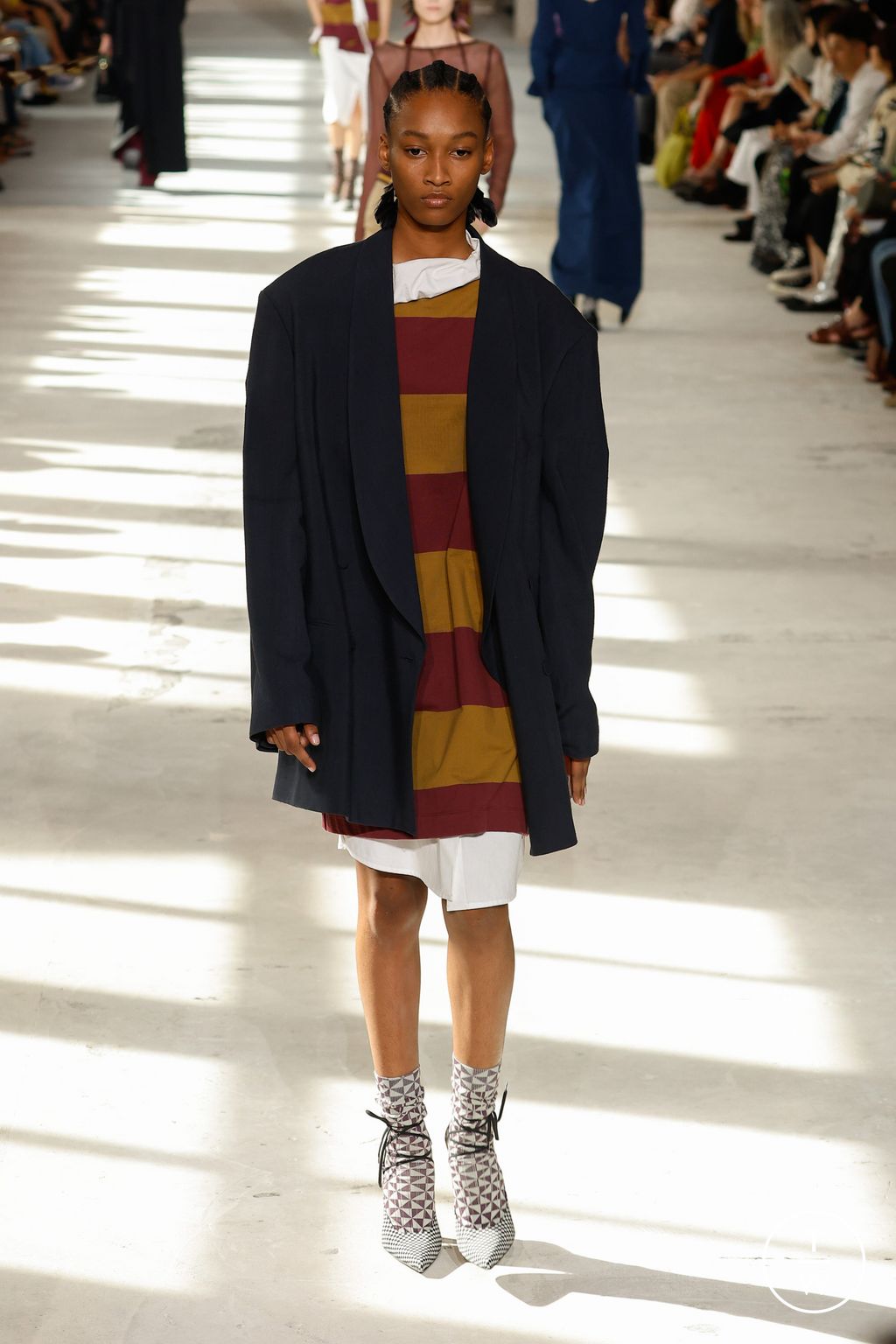 Fashion Week Paris Spring/Summer 2024 look 27 from the Dries Van Noten collection 女装