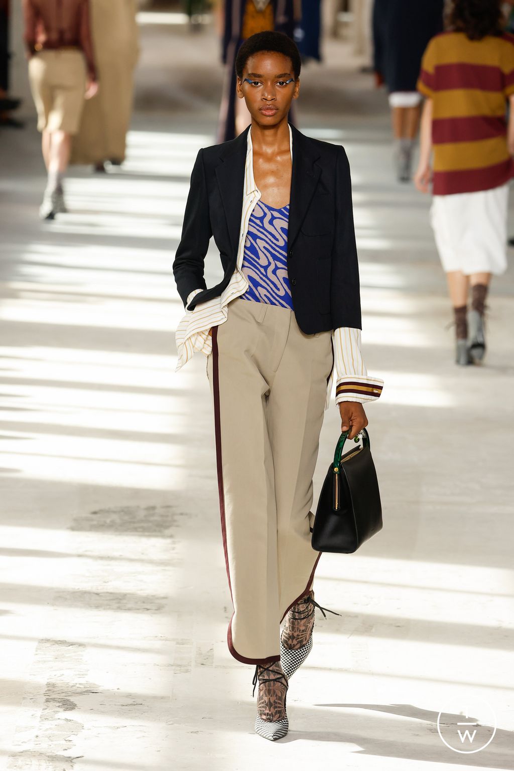 Fashion Week Paris Spring/Summer 2024 look 31 from the Dries Van Noten collection 女装