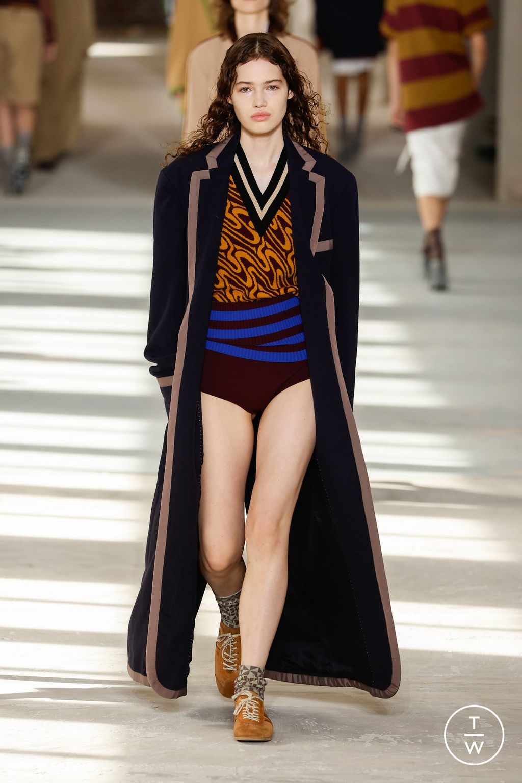 Fashion Week Paris Spring/Summer 2024 look 32 from the Dries Van Noten collection 女装