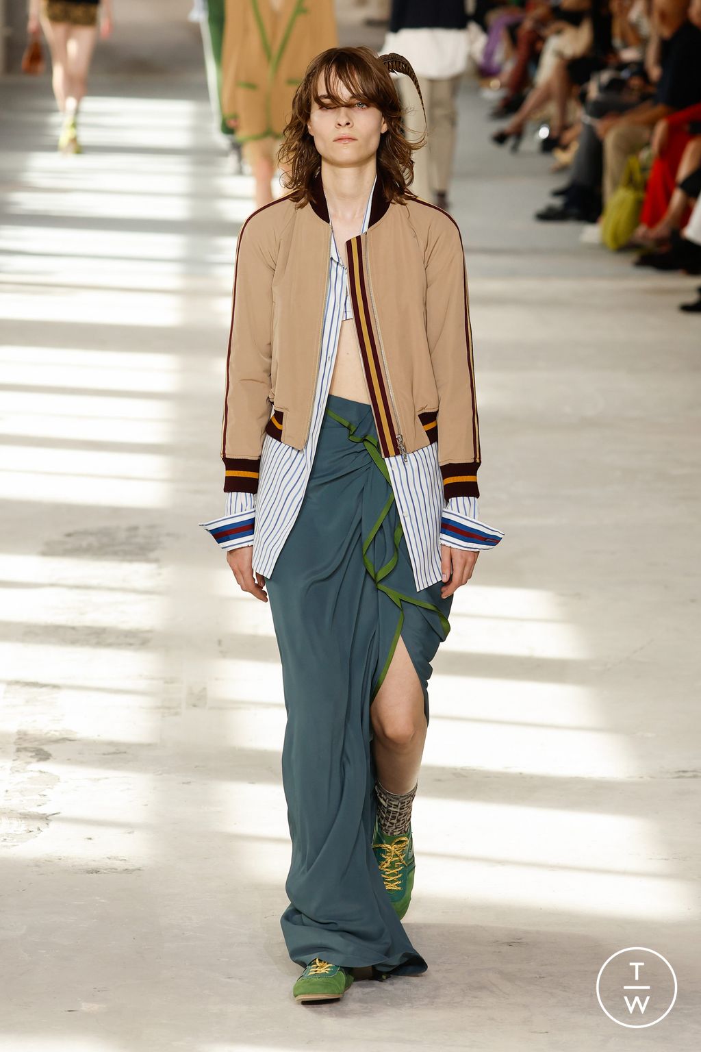 Fashion Week Paris Spring/Summer 2024 look 33 from the Dries Van Noten collection 女装
