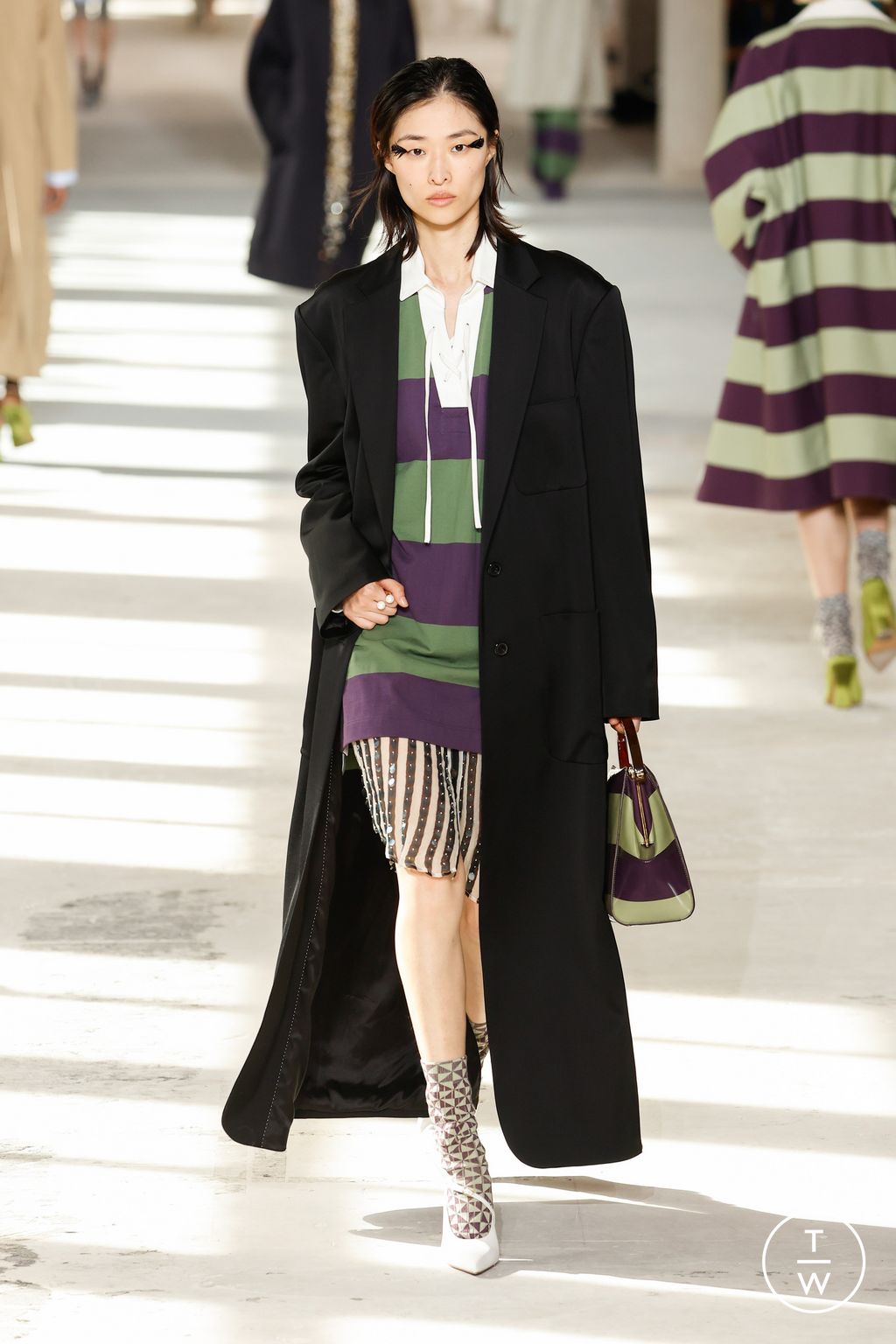 Fashion Week Paris Spring/Summer 2024 look 59 from the Dries Van Noten collection 女装