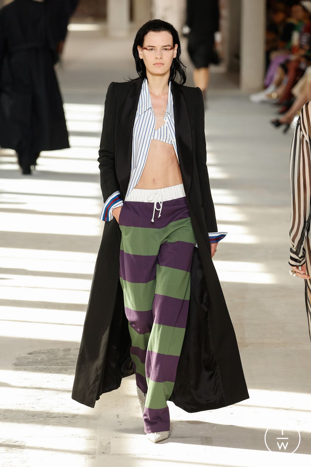 Fashion Week Paris Spring/Summer 2024 look 65 from the Dries Van Noten collection 女装