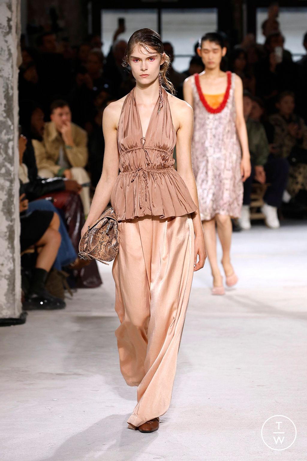 Fashion Week Paris Spring/Summer 2025 look 2 from the Dries Van Noten collection womenswear