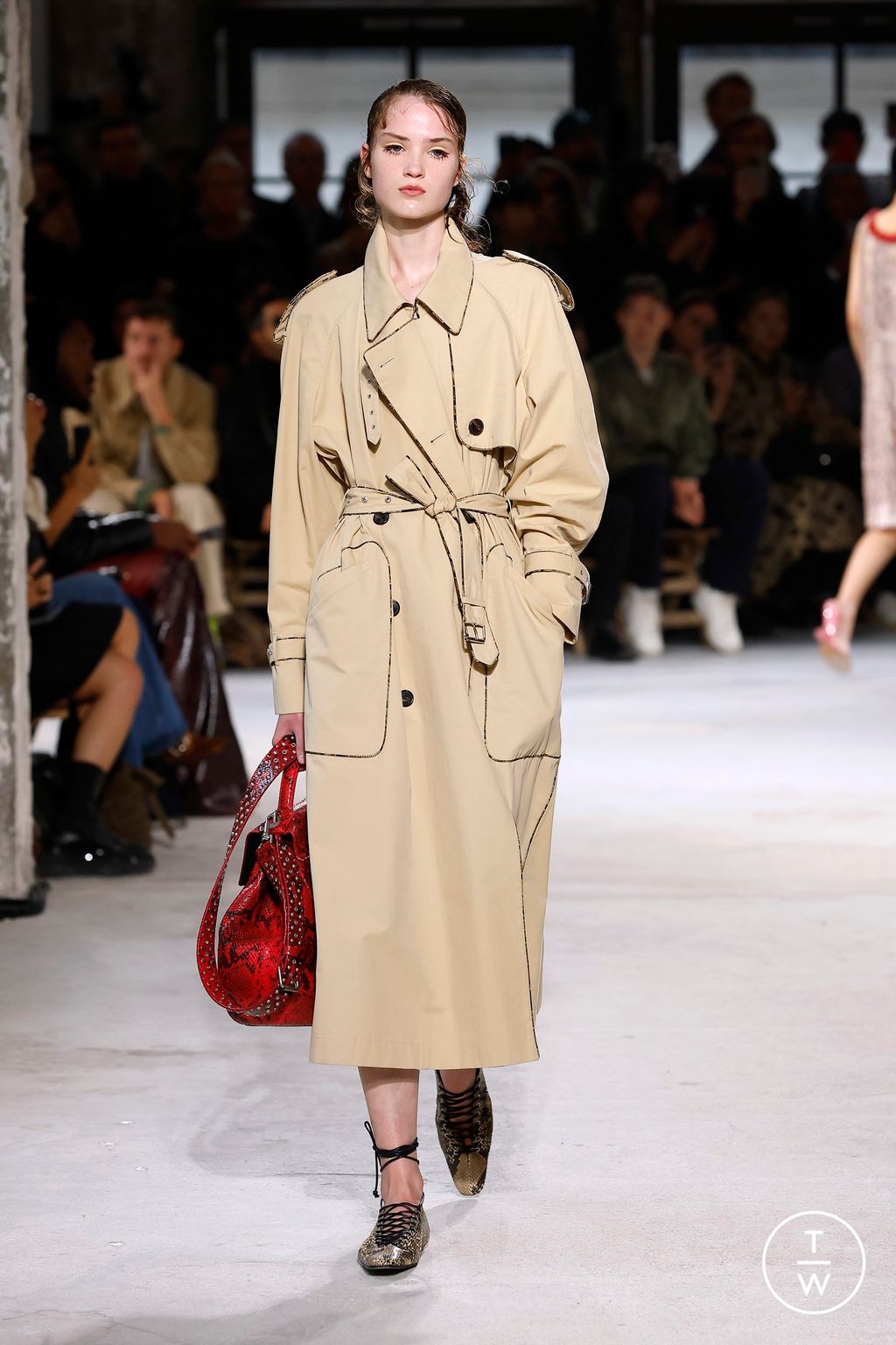 Fashion Week Paris Spring/Summer 2025 look 7 from the Dries Van Noten collection womenswear