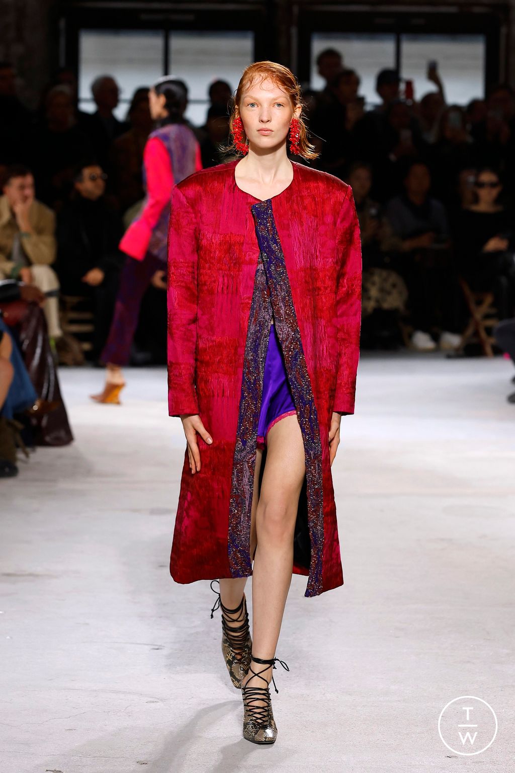 Fashion Week Paris Spring/Summer 2025 look 10 from the Dries Van Noten collection womenswear