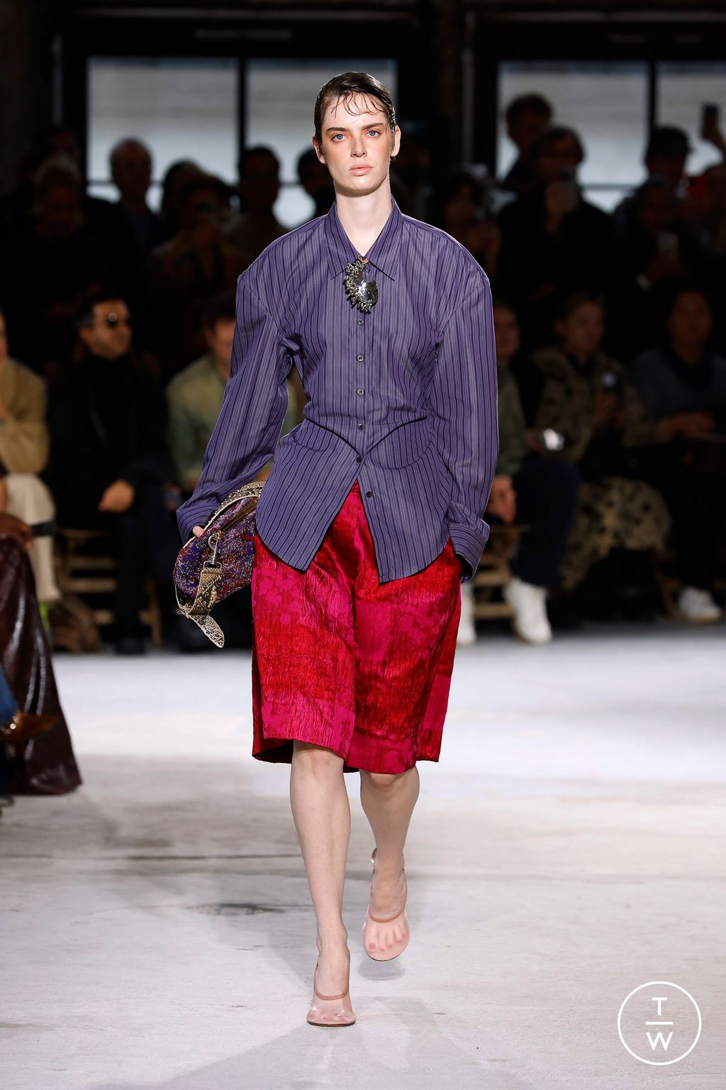 Fashion Week Paris Spring/Summer 2025 look 11 from the Dries Van Noten collection womenswear