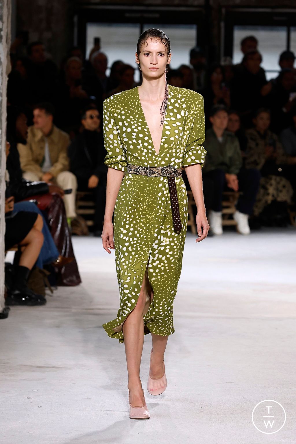 Fashion Week Paris Spring/Summer 2025 look 18 from the Dries Van Noten collection womenswear