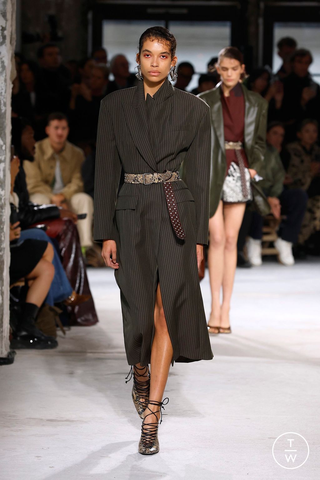 Fashion Week Paris Spring/Summer 2025 look 29 from the Dries Van Noten collection womenswear