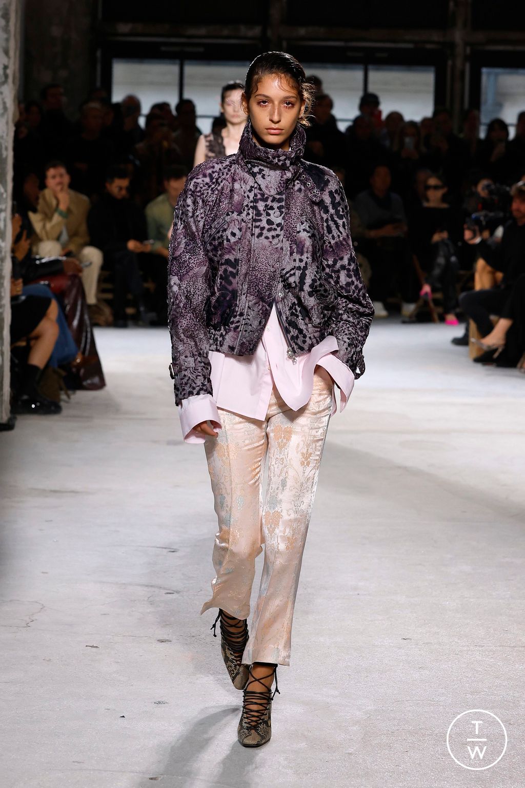 Fashion Week Paris Spring/Summer 2025 look 52 from the Dries Van Noten collection womenswear