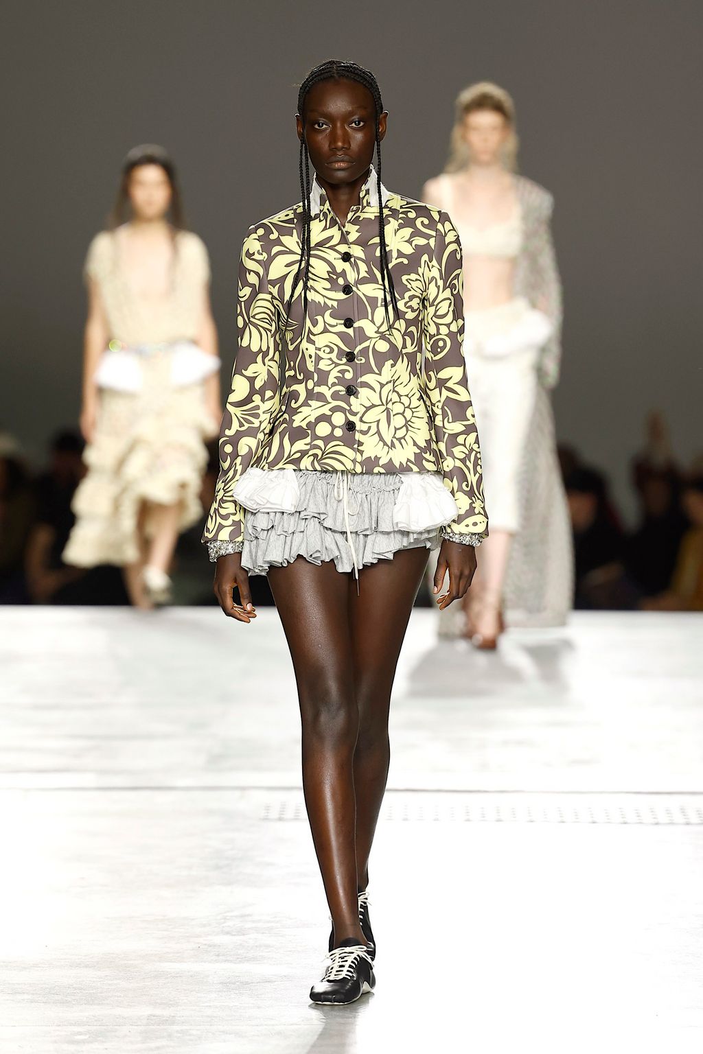 Fashion Week Paris Spring/Summer 2026 look 13 from the Dries Van Noten collection womenswear