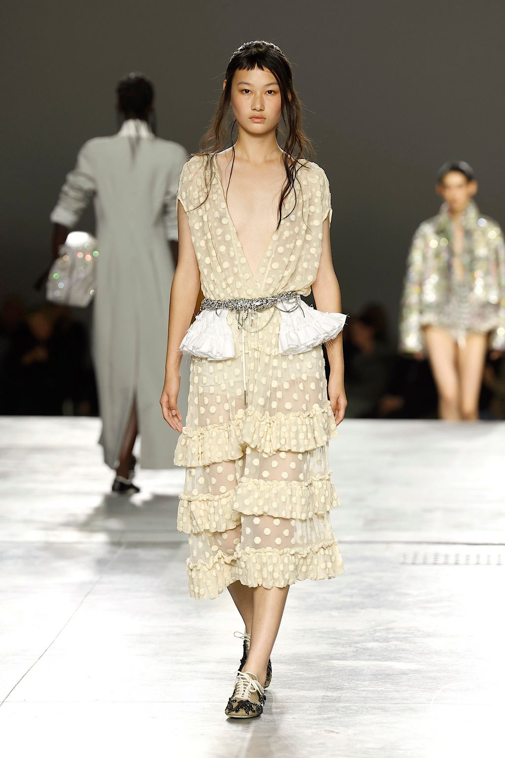 Fashion Week Paris Spring/Summer 2026 look 15 from the Dries Van Noten collection womenswear