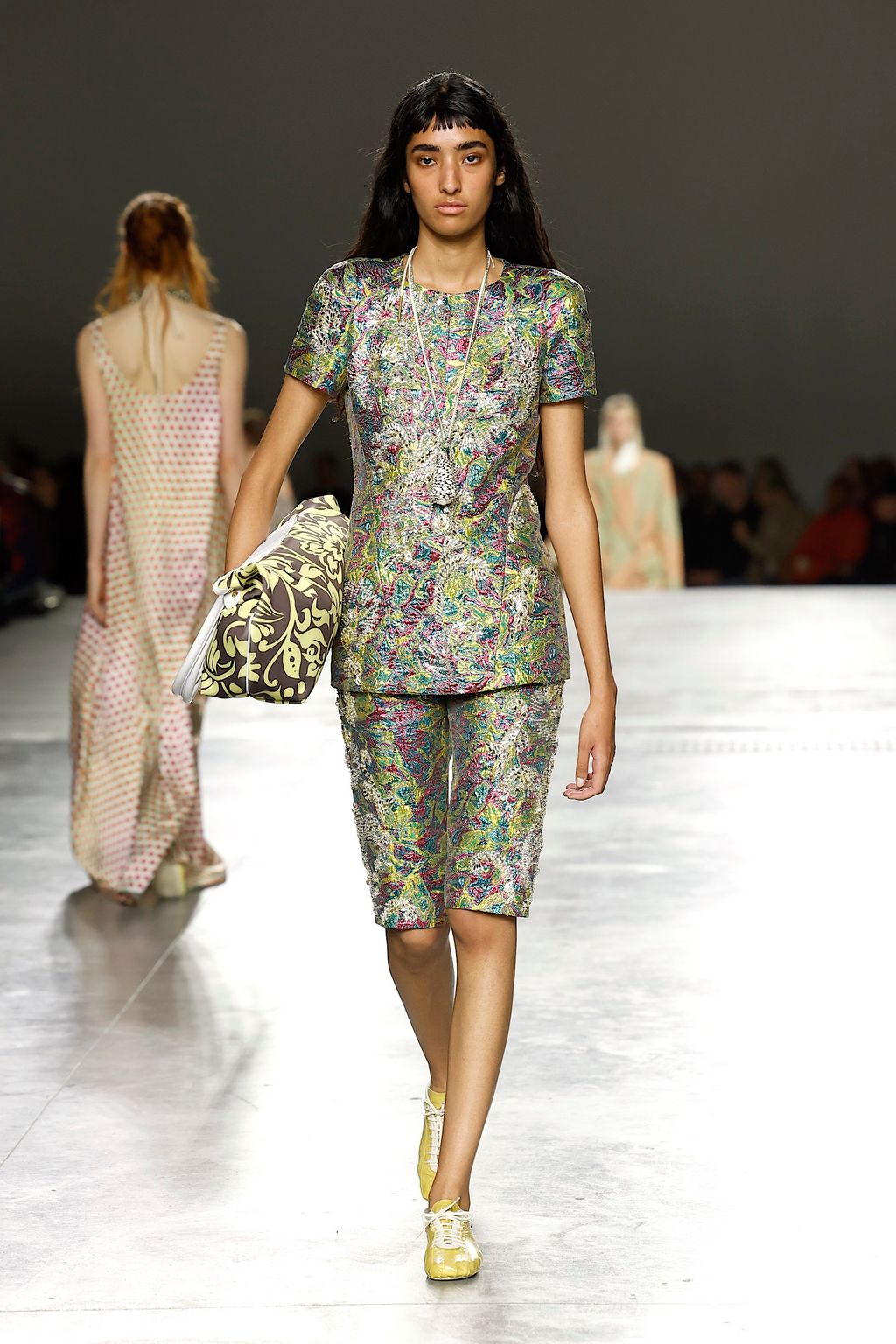 Fashion Week Paris Spring/Summer 2026 look 19 from the Dries Van Noten collection 女装