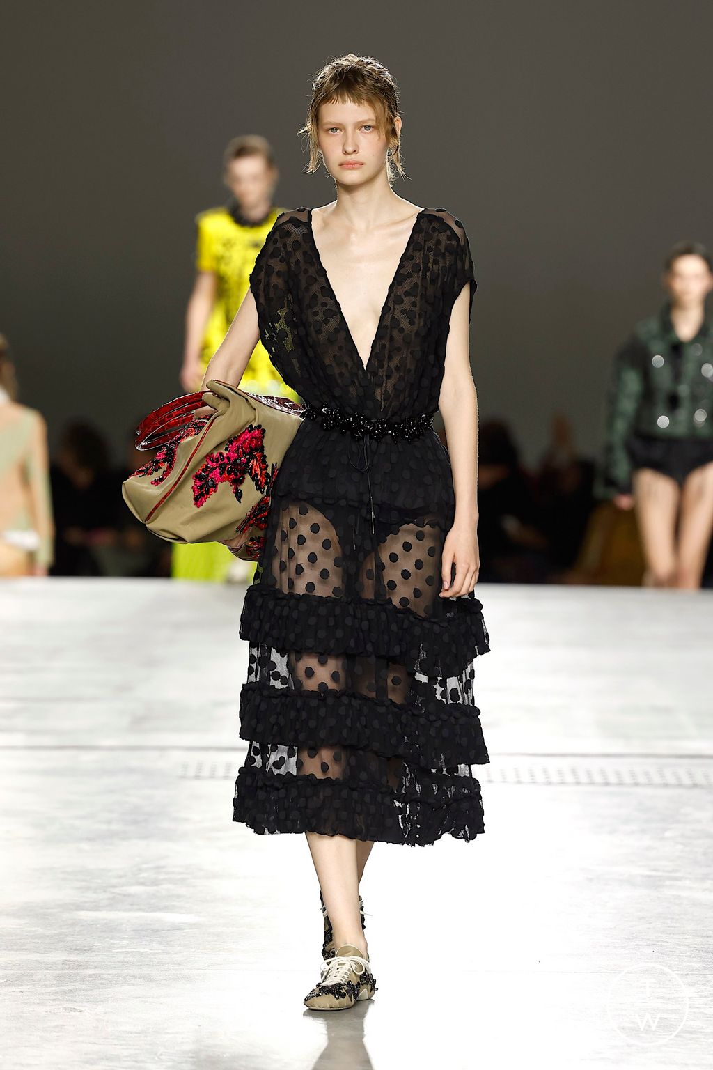 Fashion Week Paris Spring/Summer 2026 look 23 from the Dries Van Noten collection womenswear