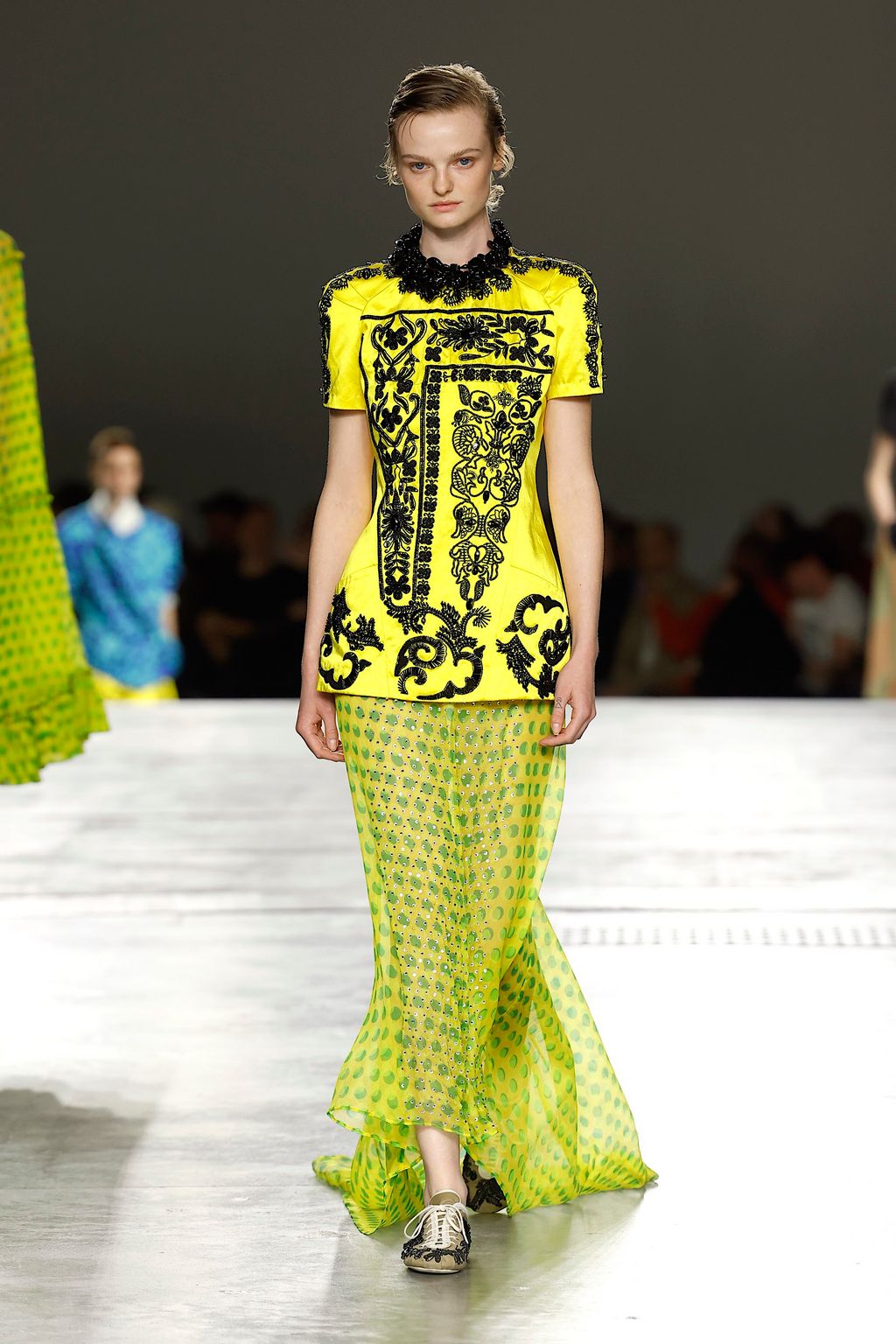 Fashion Week Paris Spring/Summer 2026 look 25 from the Dries Van Noten collection womenswear