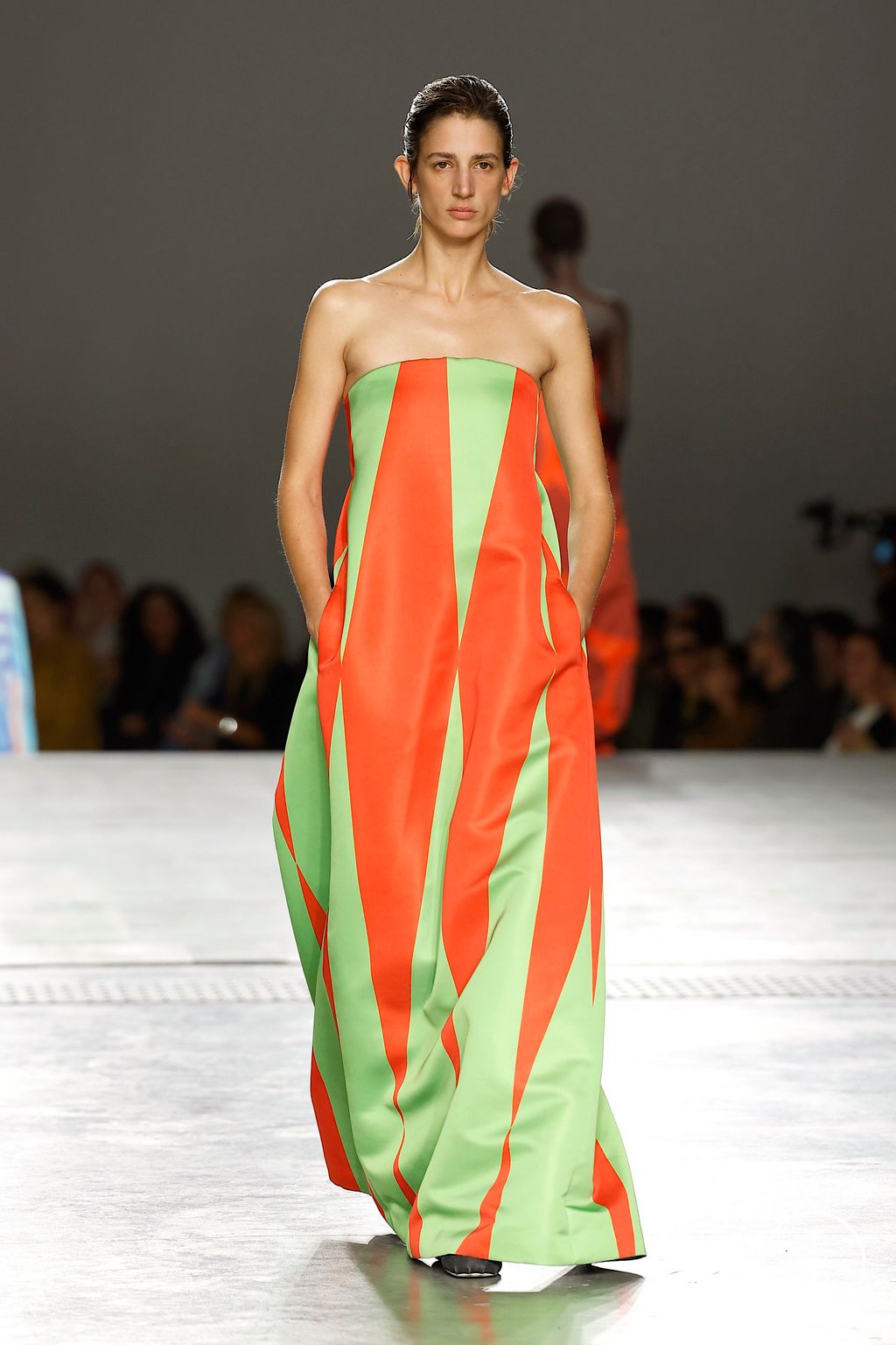 Fashion Week Paris Spring/Summer 2026 look 56 from the Dries Van Noten collection womenswear