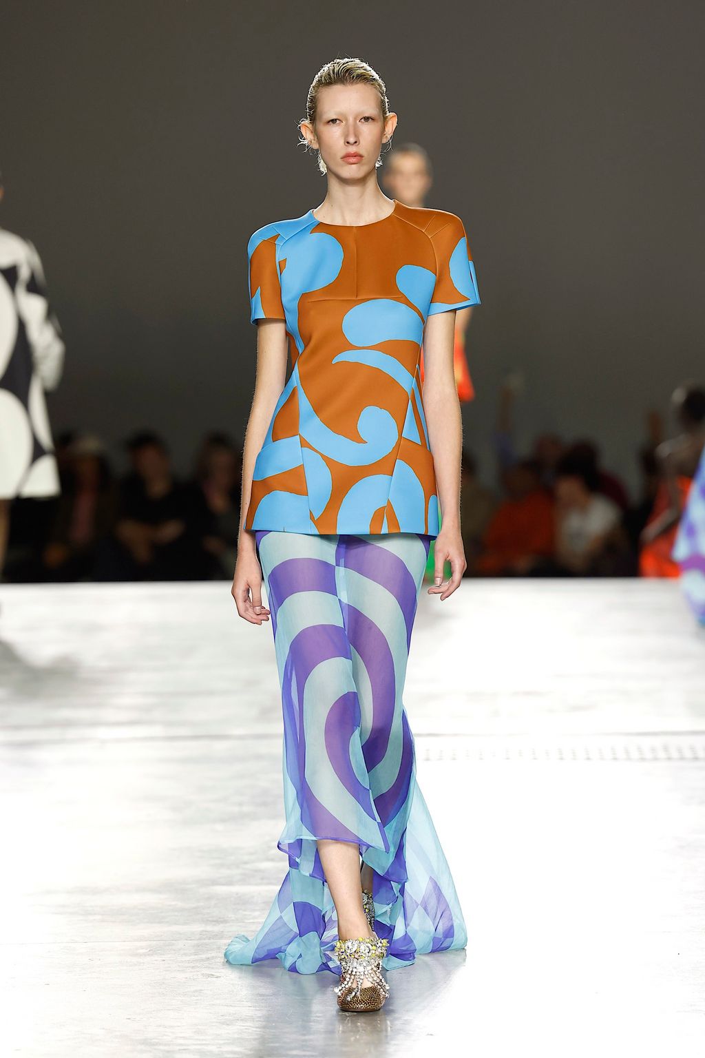 Fashion Week Paris Spring/Summer 2026 look 57 from the Dries Van Noten collection 女装