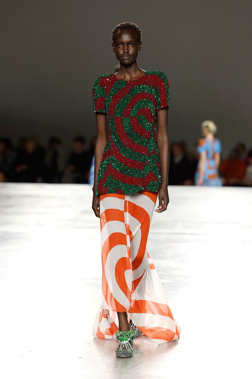 Fashion Week Paris Spring/Summer 2026 look 61 from the Dries Van Noten collection womenswear