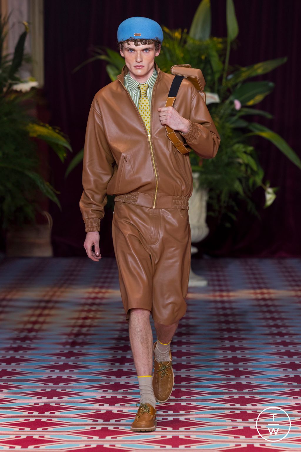 Fashion Week Paris Fall/Winter 2024 look 6 from the Drôle de Monsieur collection 男装