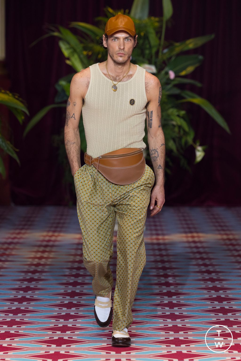 Fashion Week Paris Fall/Winter 2024 look 8 de la collection Drôle de Monsieur menswear