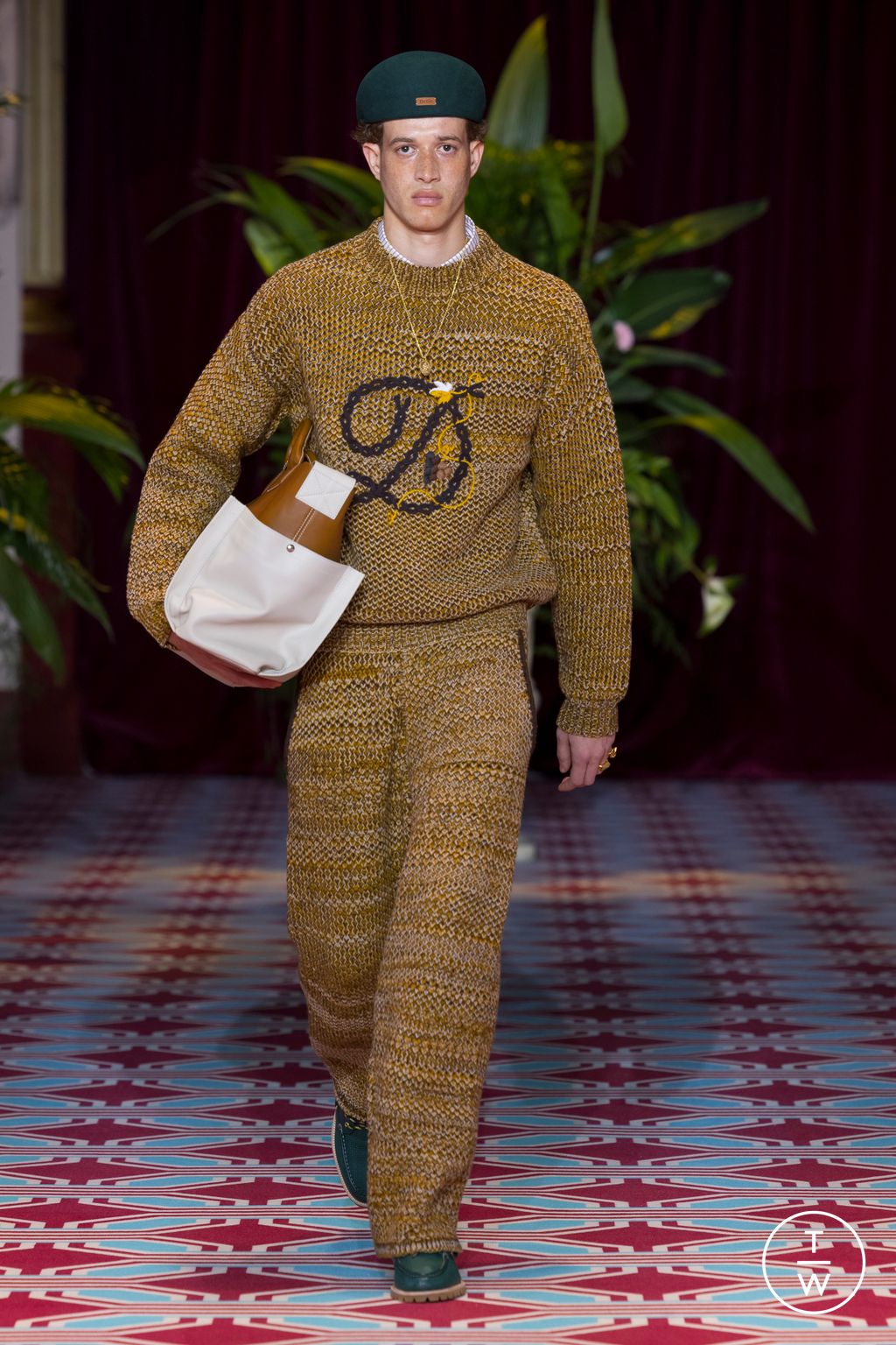 Fashion Week Paris Fall/Winter 2024 look 18 from the Drôle de Monsieur collection 男装
