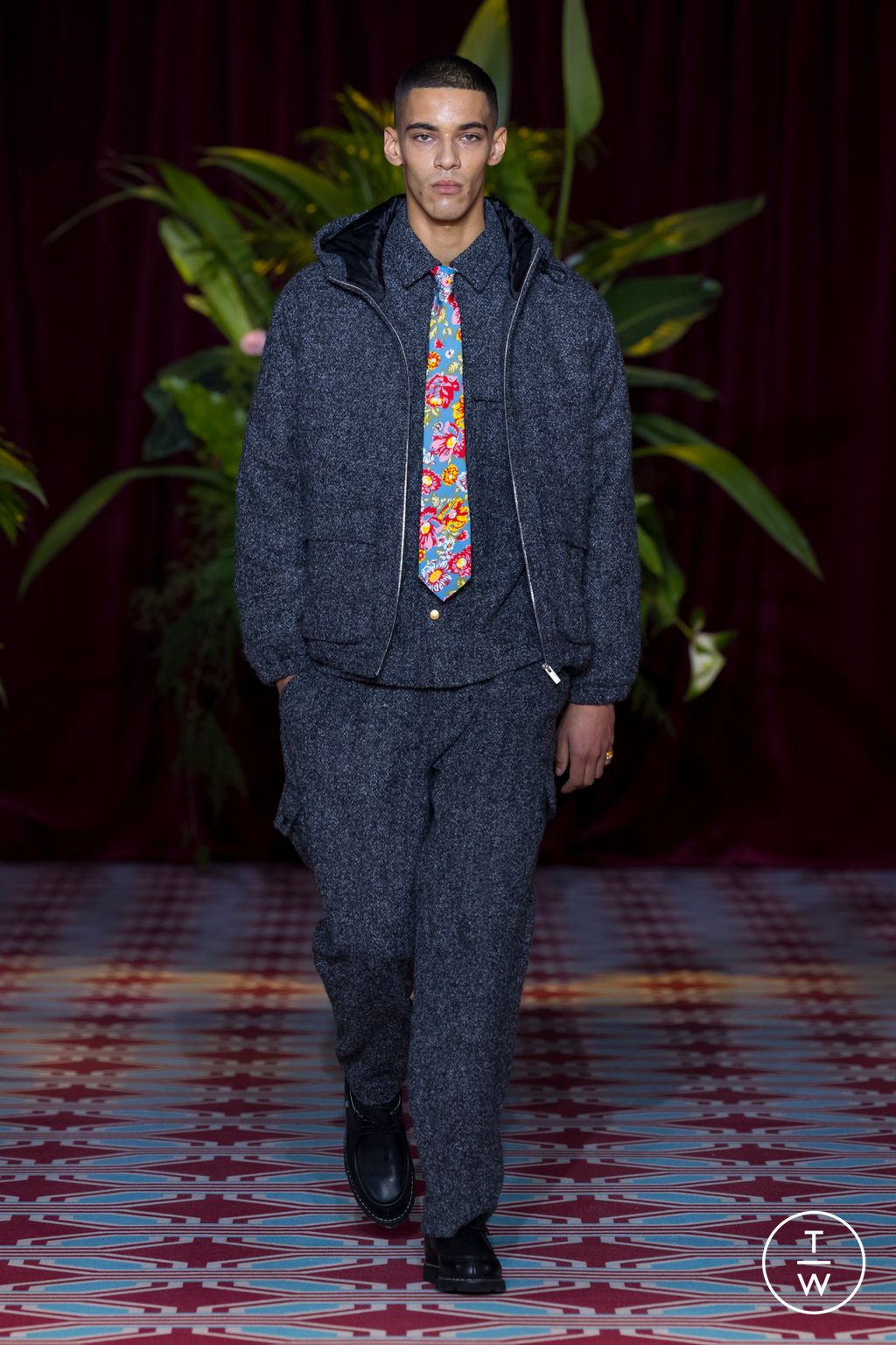 Fashion Week Paris Fall/Winter 2024 look 23 from the Drôle de Monsieur collection 男装