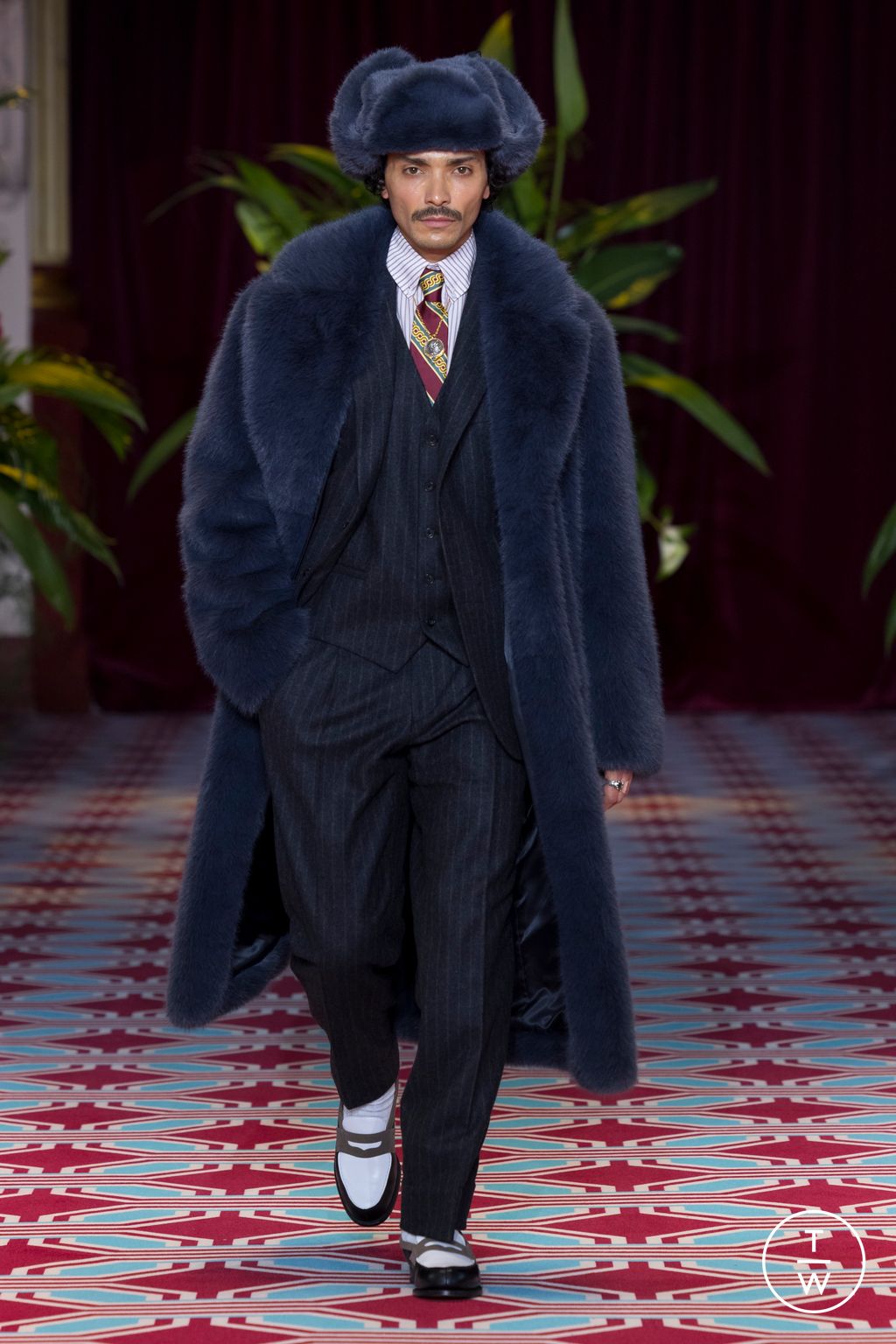 Fashion Week Paris Fall/Winter 2024 look 24 from the Drôle de Monsieur collection 男装