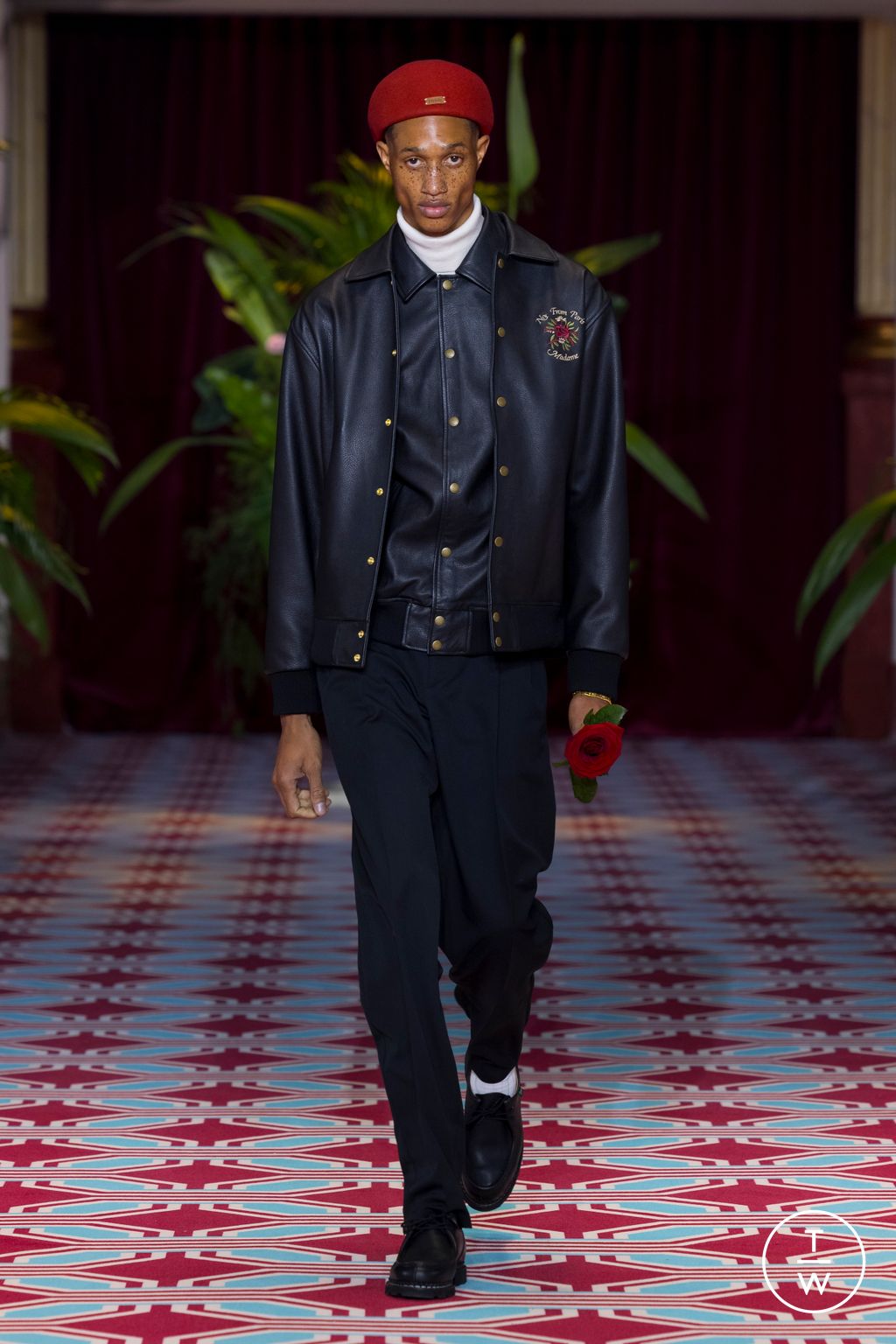 Fashion Week Paris Fall/Winter 2024 look 25 from the Drôle de Monsieur collection 男装