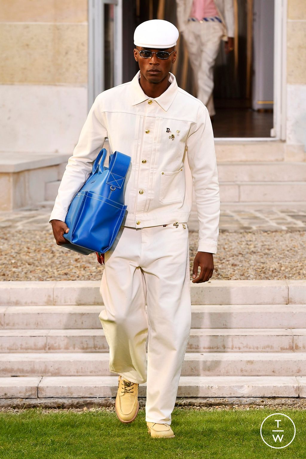 Fashion Week Paris Spring-Summer 2025 look 5 from the Drôle de Monsieur collection 男装