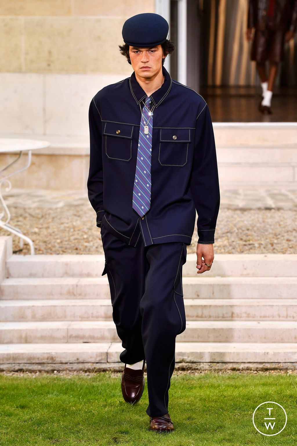 Fashion Week Paris Spring-Summer 2025 look 10 from the Drôle de Monsieur collection 男装
