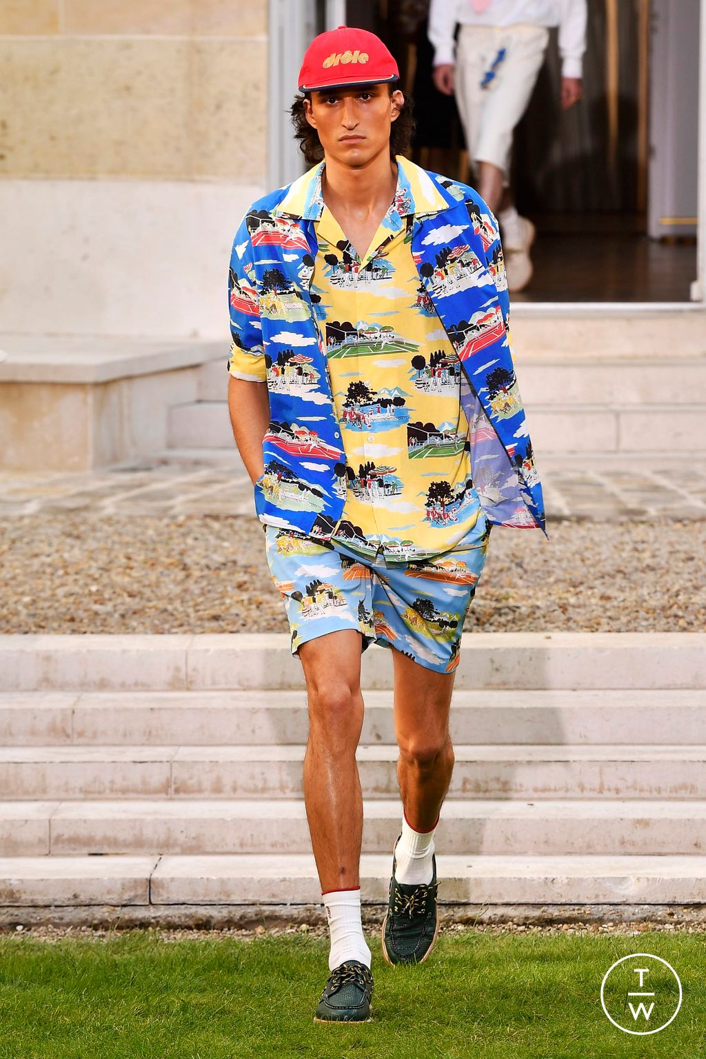 Fashion Week Paris Spring-Summer 2025 look 21 from the Drôle de Monsieur collection menswear