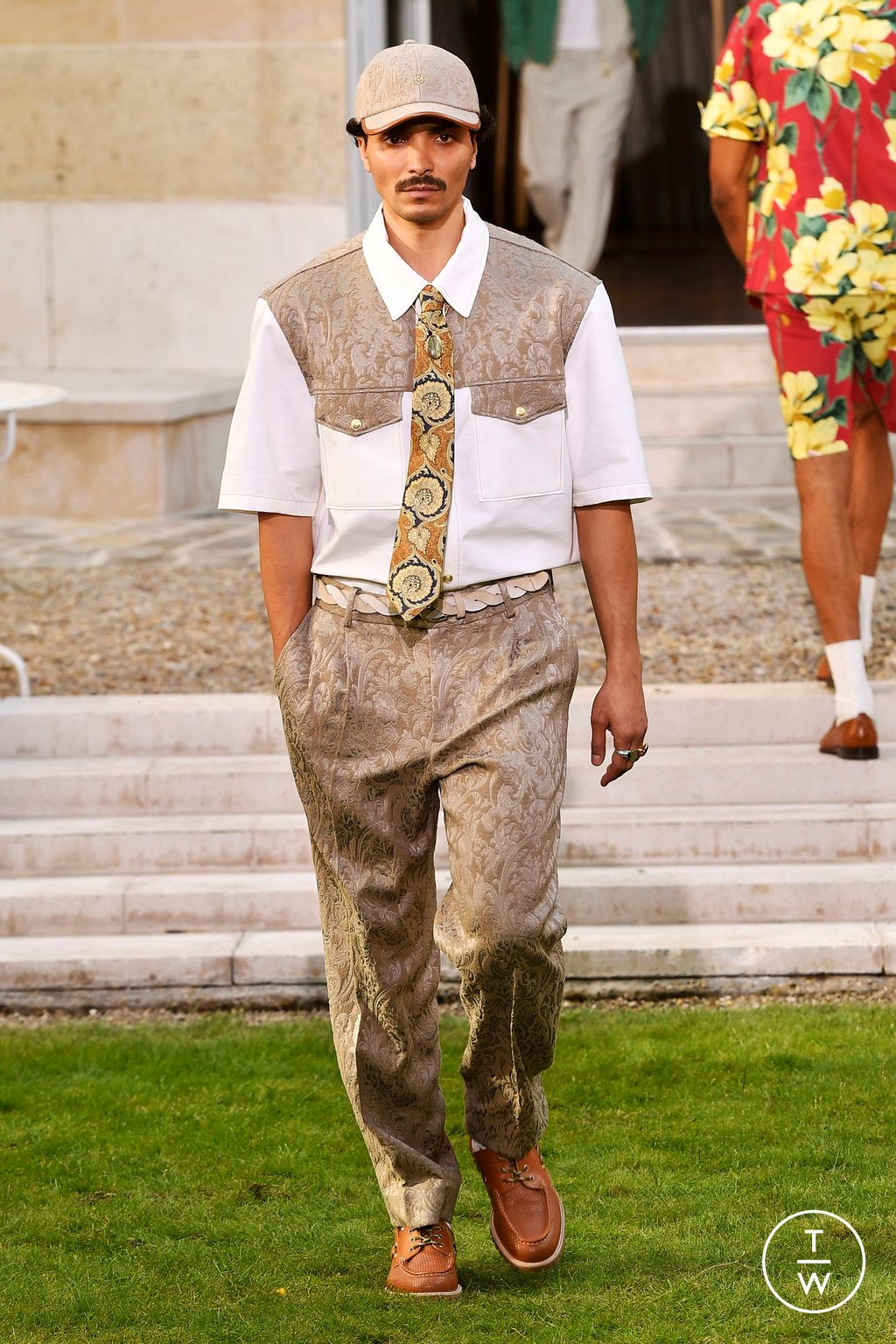 Fashion Week Paris Spring-Summer 2025 look 25 from the Drôle de Monsieur collection menswear