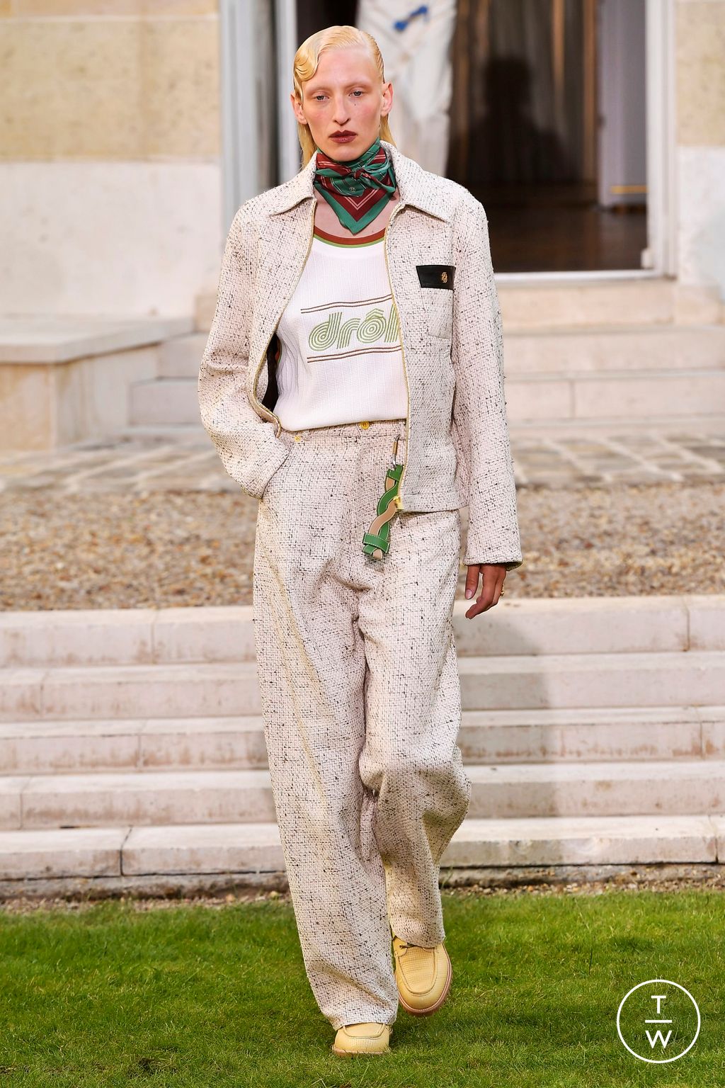 Fashion Week Paris Spring-Summer 2025 look 29 from the Drôle de Monsieur collection menswear
