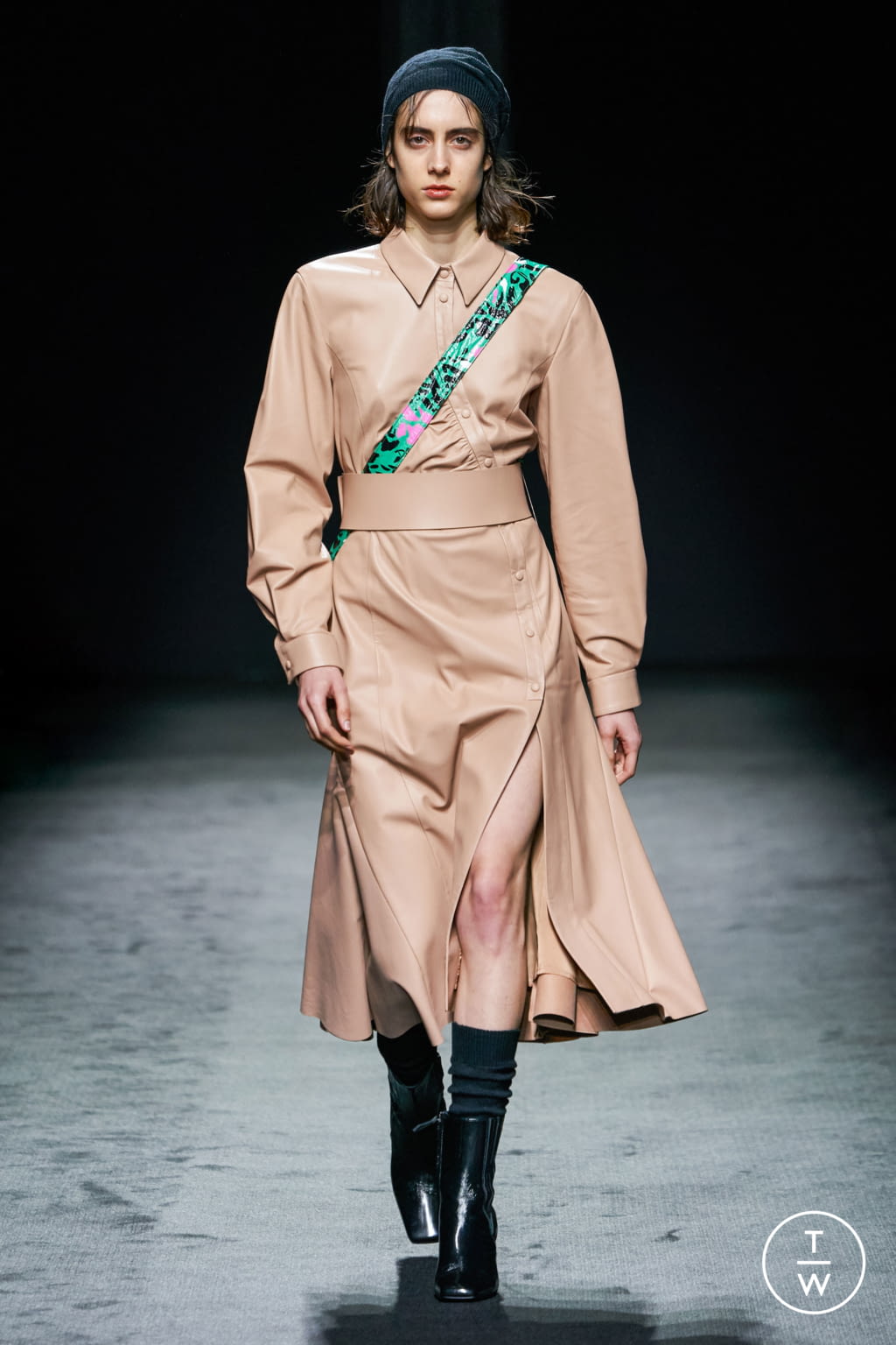 Fashion Week Paris Fall/Winter 2019 look 36 from the DROMe collection 女装