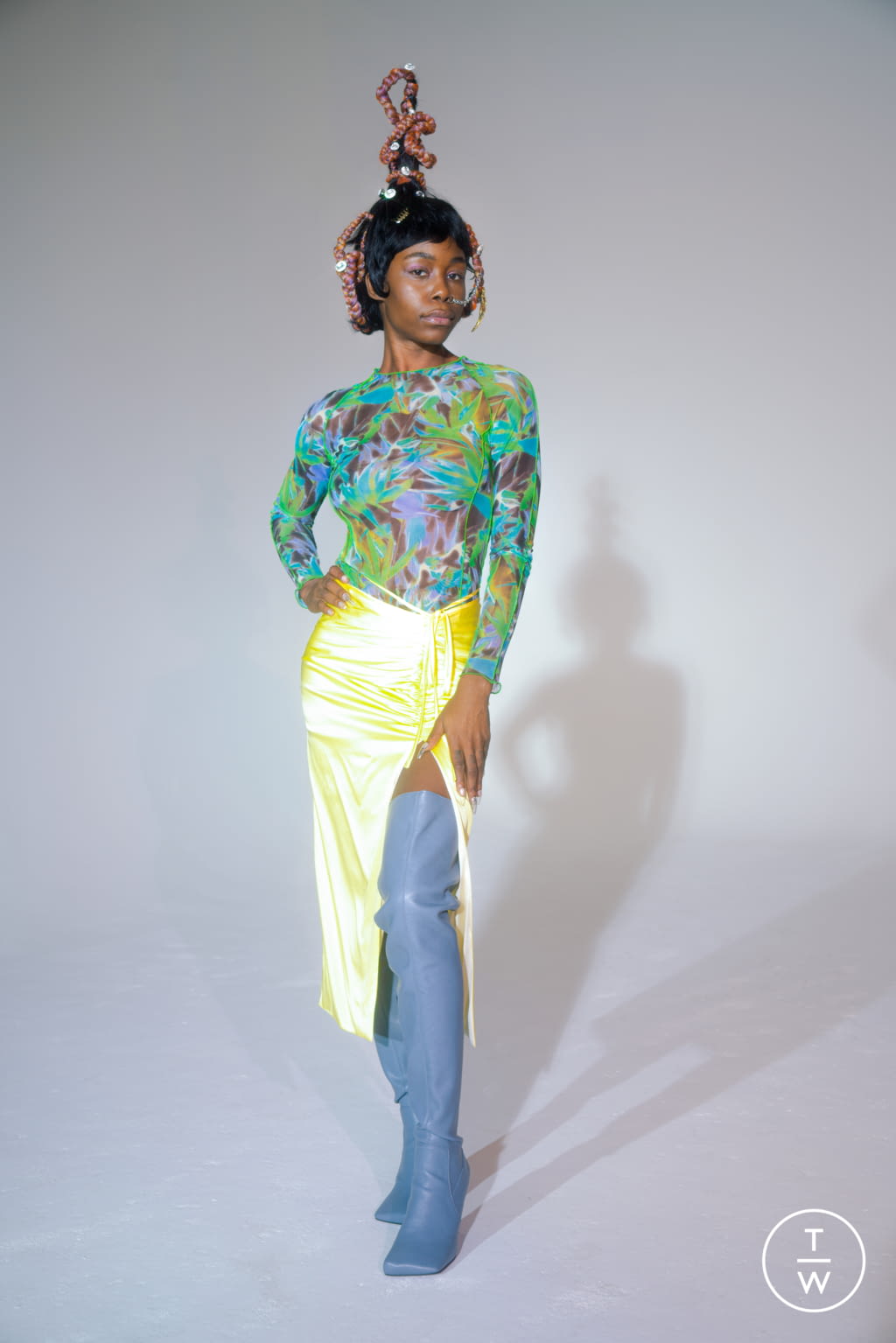 Fashion Week New York Fall/Winter 2021 look 2 from the Kim Shui collection 女装