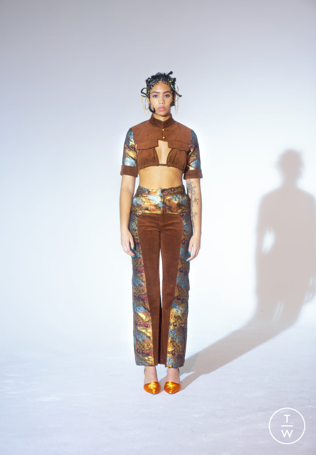 Fashion Week New York Fall/Winter 2021 look 24 de la collection Kim Shui womenswear
