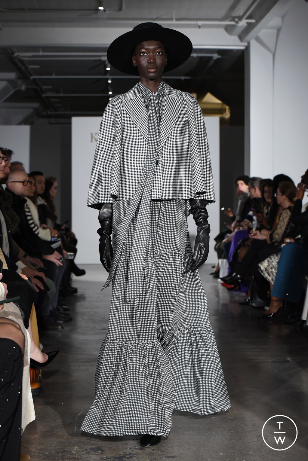 Fashion Week New York Fall/Winter 2024 look 40 from the Kobi Halperin collection 女装