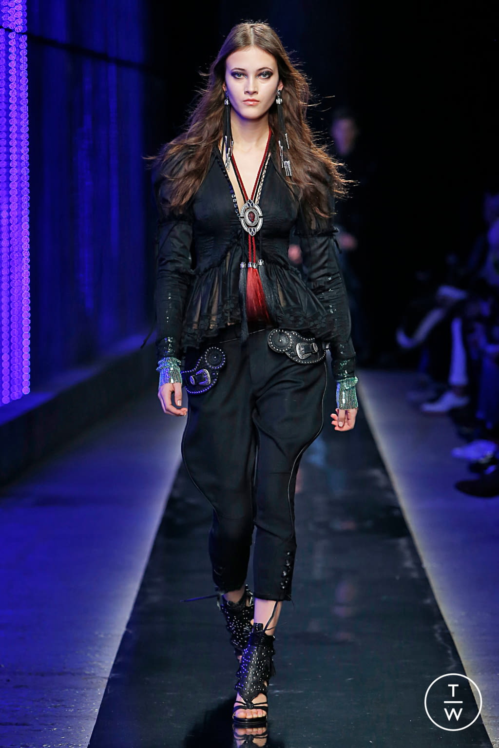 Fashion Week Milan Fall/Winter 2018 look 12 from the Dsquared2 collection 女装
