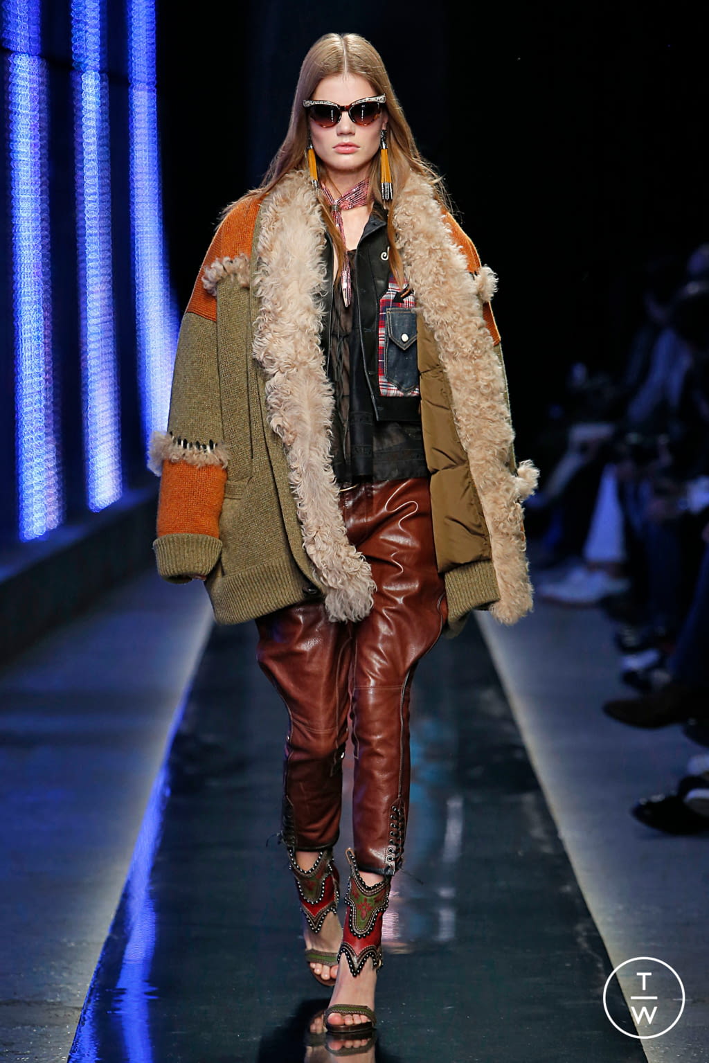 Fashion Week Milan Fall/Winter 2018 look 29 from the Dsquared2 collection womenswear