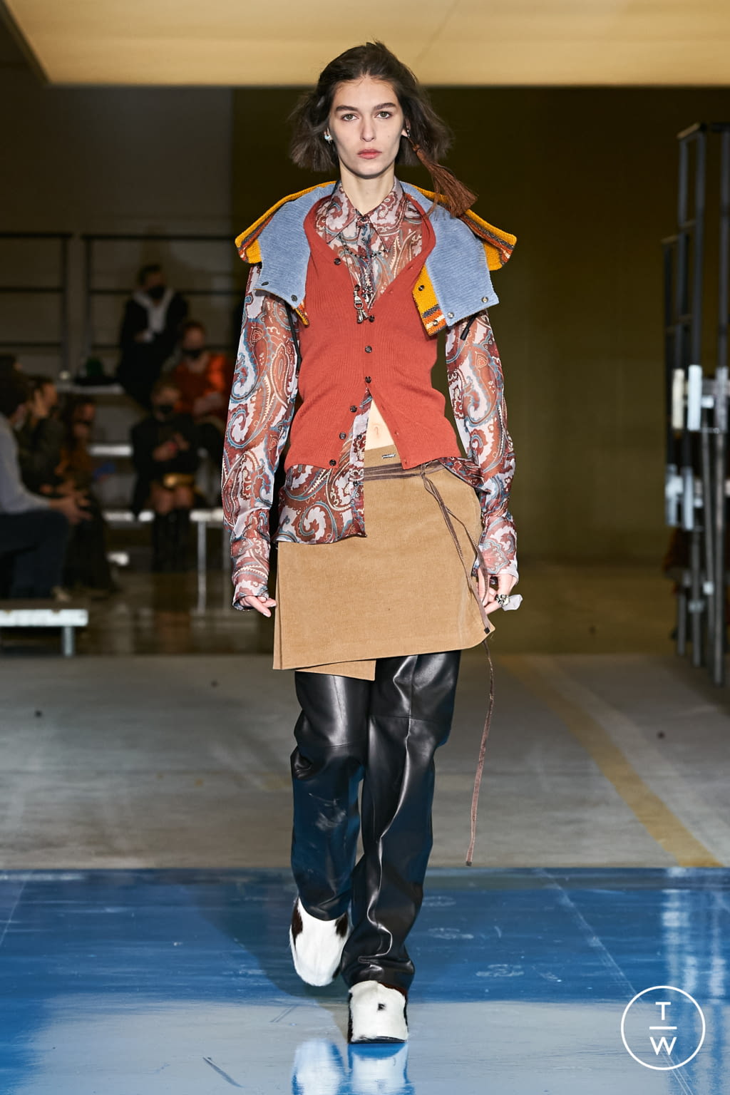Fashion Week Milan Fall/Winter 2022 look 14 from the Dsquared2 collection 女装