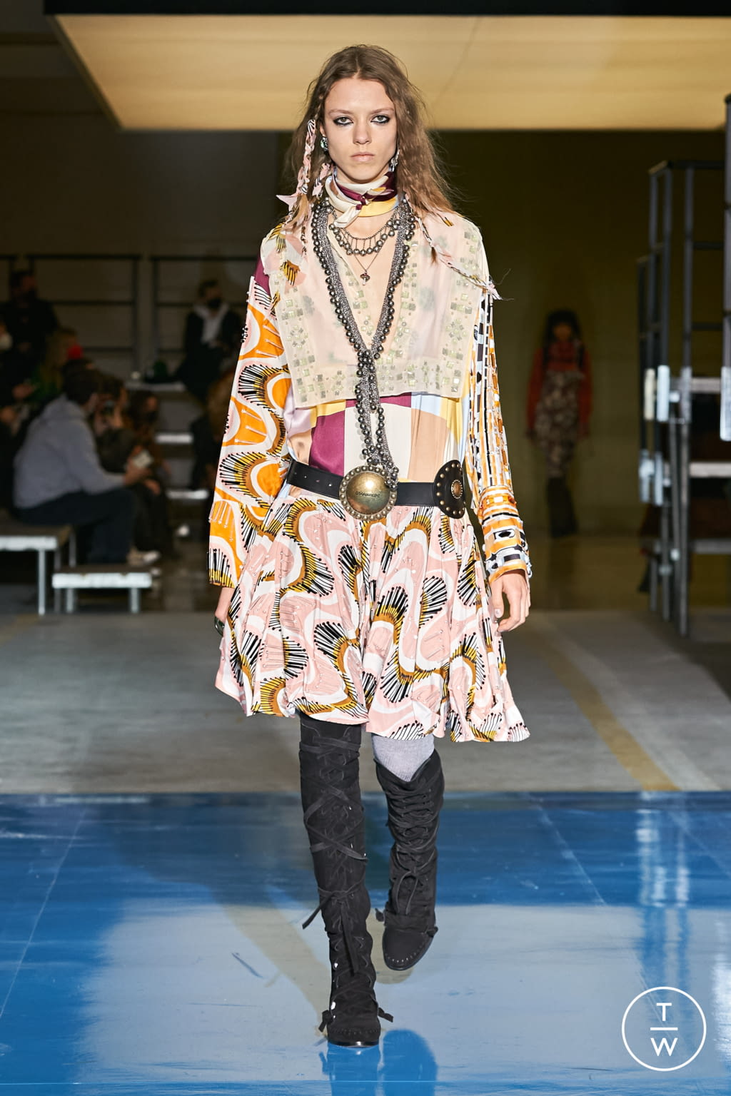 Fashion Week Milan Fall/Winter 2022 look 5 from the Dsquared2 collection 女装