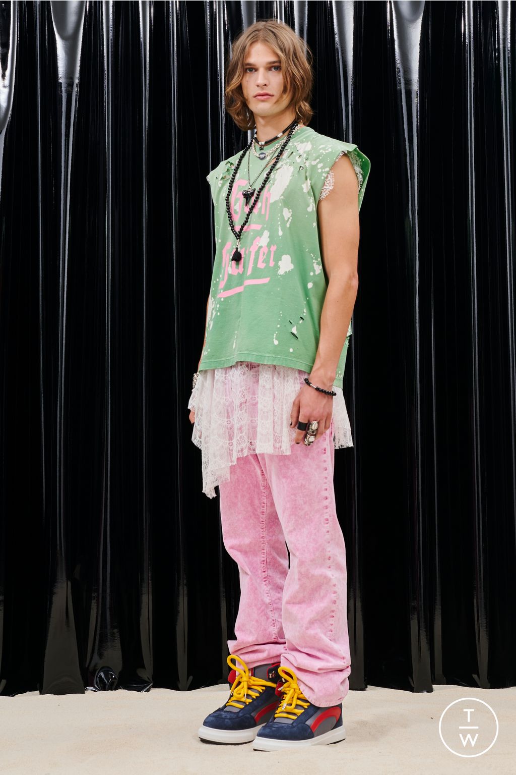 Fashion Week Milan Resort 2023 look 15 from the Dsquared2 collection menswear