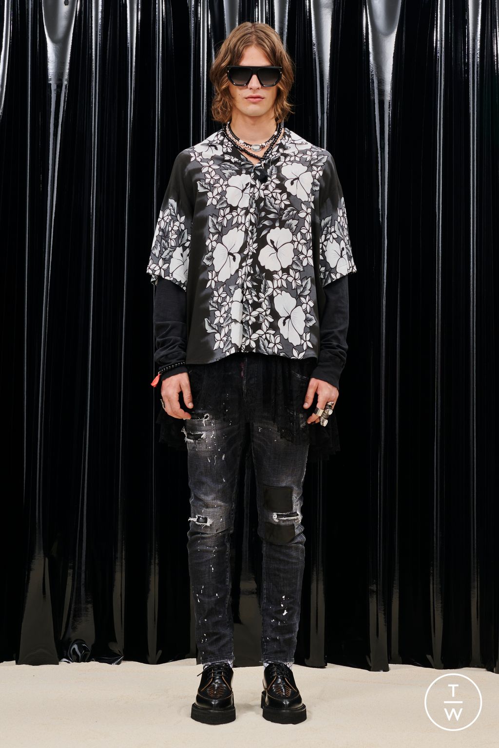 Fashion Week Milan Resort 2023 look 2 from the Dsquared2 collection menswear