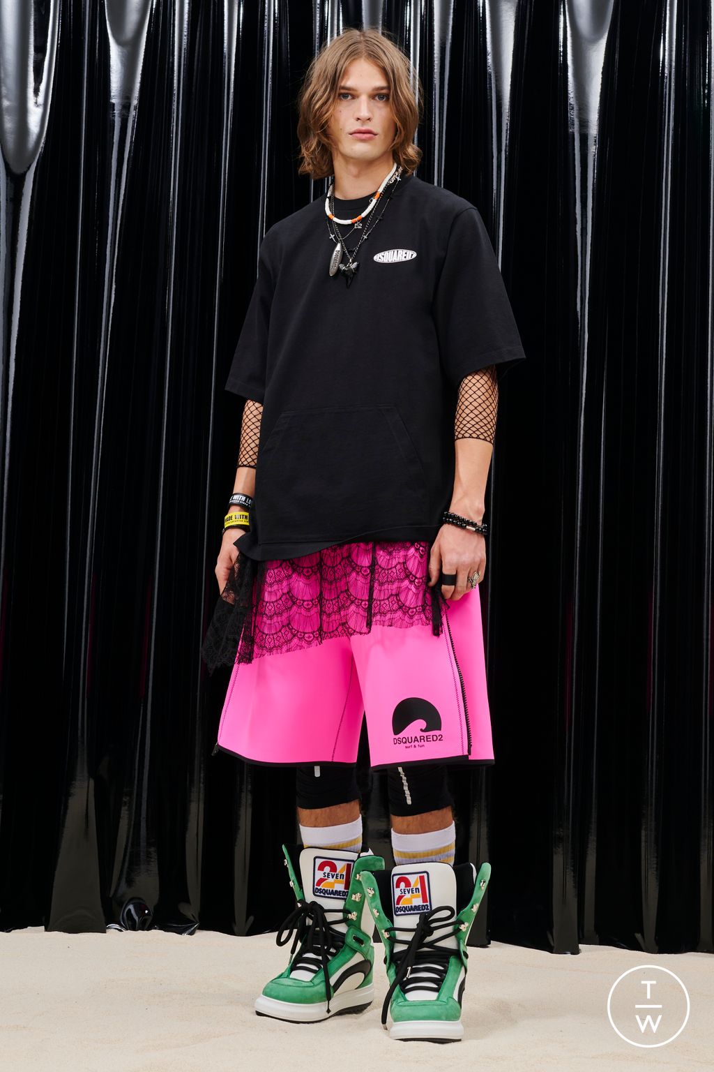 Fashion Week Milan Resort 2023 look 23 from the Dsquared2 collection menswear