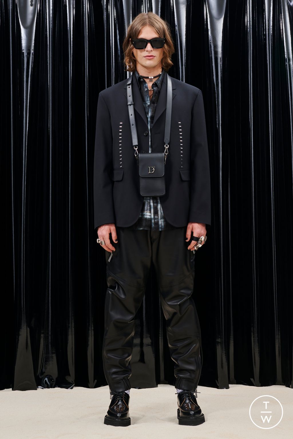 Fashion Week Milan Resort 2023 look 32 from the Dsquared2 collection menswear