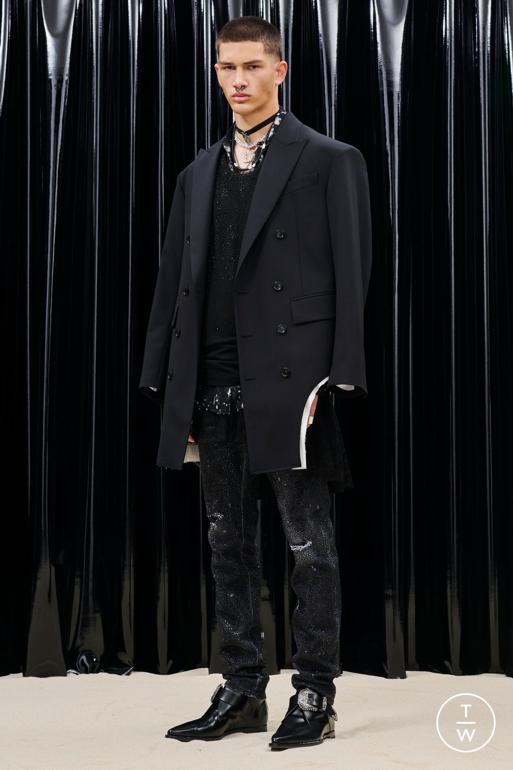 Fashion Week Milan Resort 2023 look 40 from the Dsquared2 collection menswear