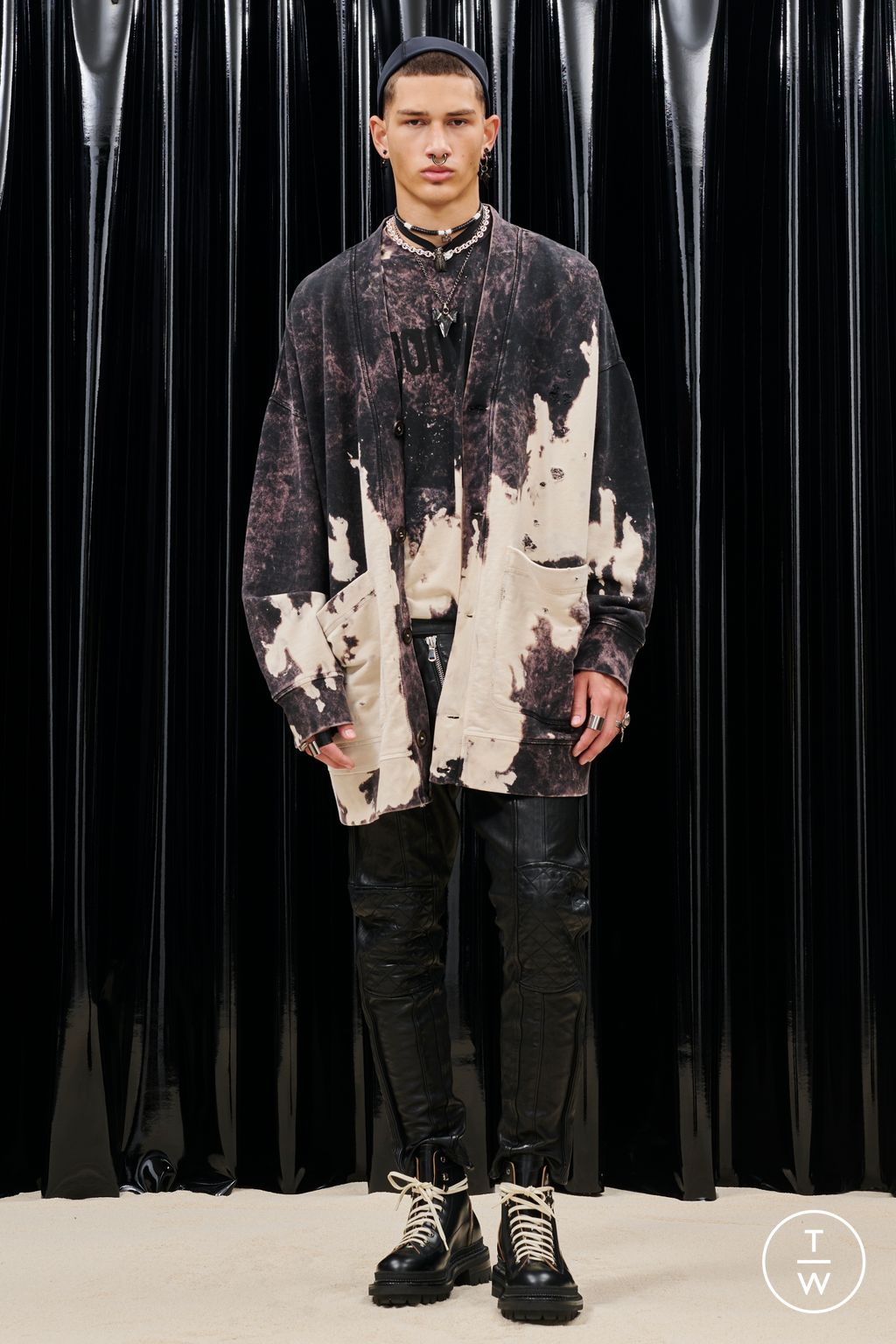 Fashion Week Milan Resort 2023 look 8 from the Dsquared2 collection 男装