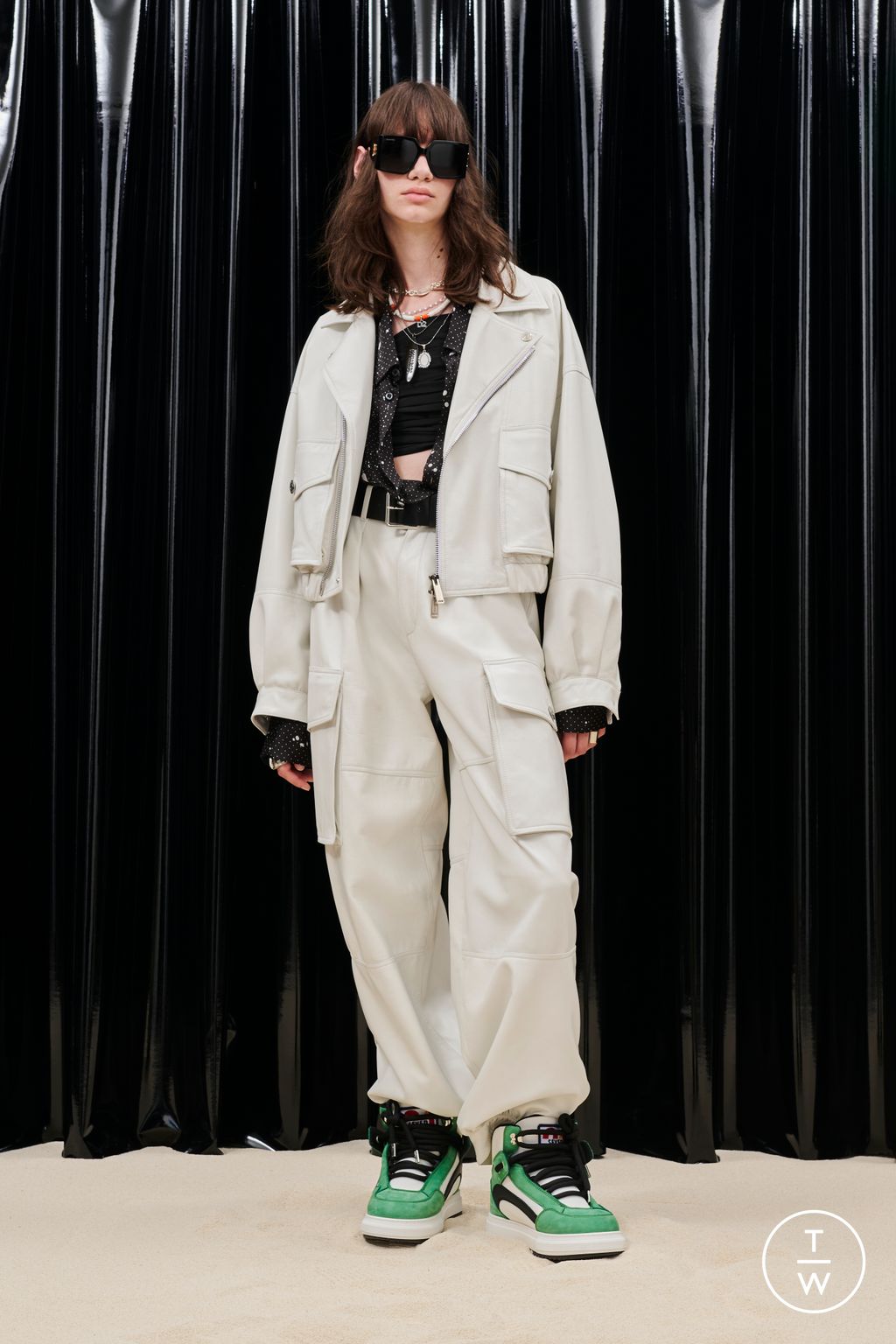 Fashion Week Milan Resort 2023 look 25 from the Dsquared2 collection womenswear